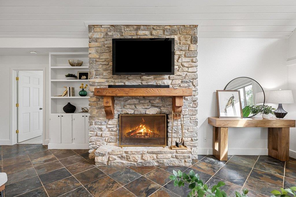 411 Lakeway Dr, Lakeway, TX 78734