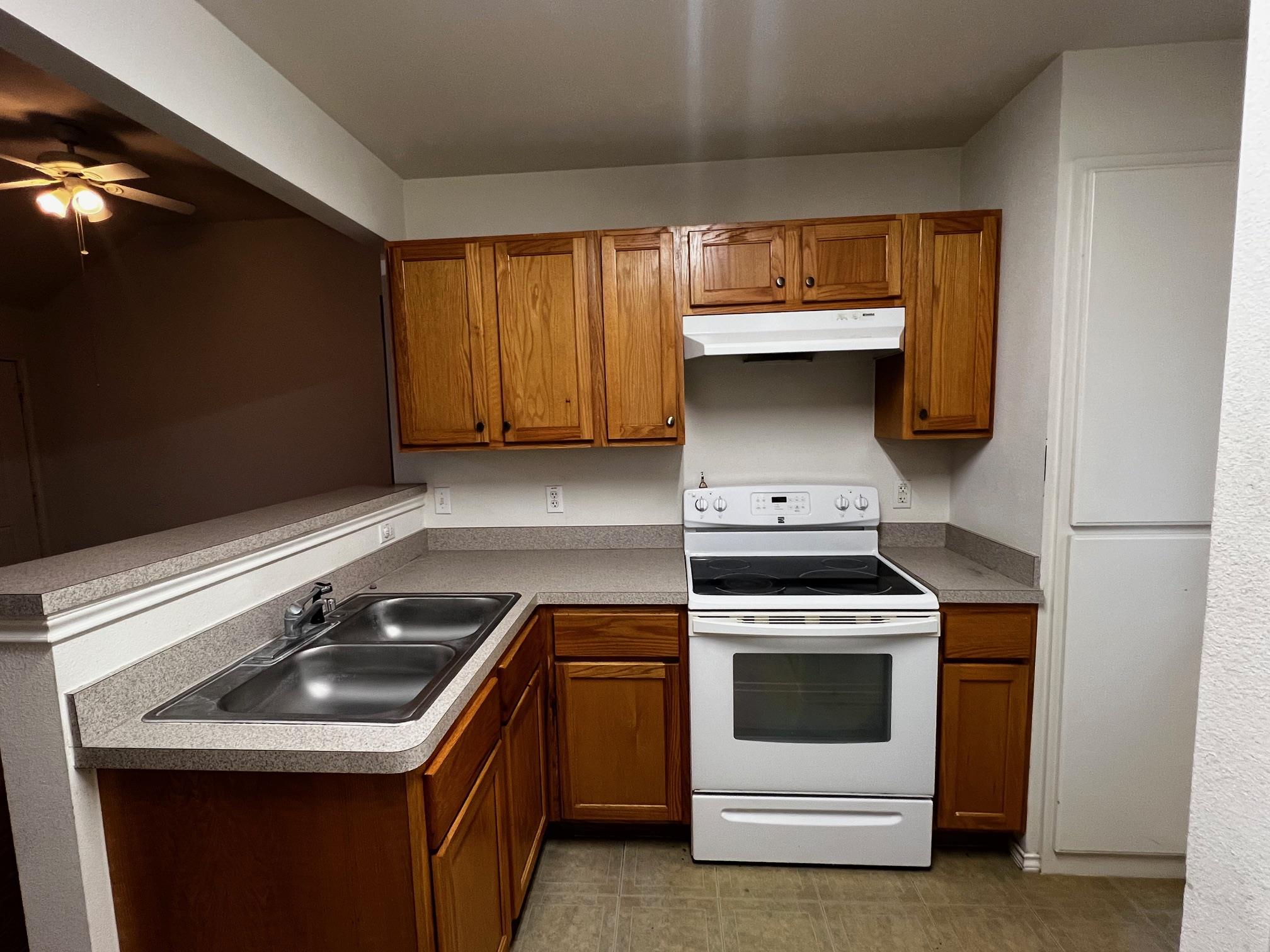 833 E Camp St, La Grange, TX 78945