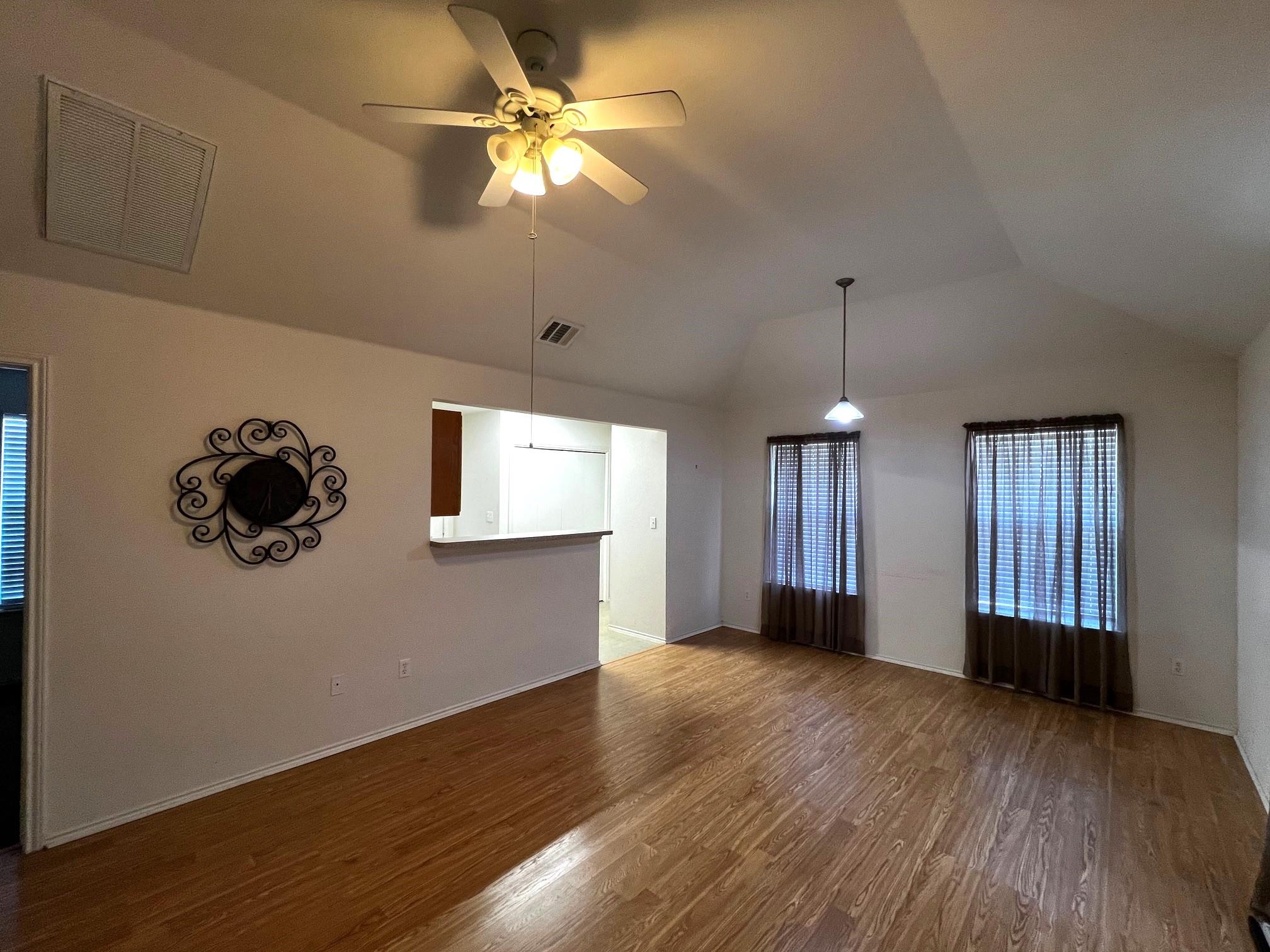 833 E Camp St, La Grange, TX 78945