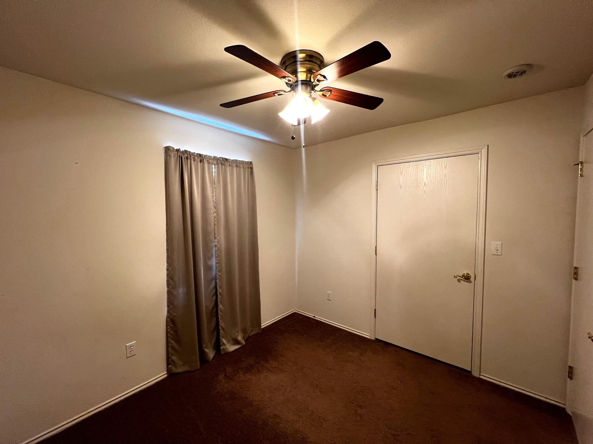 833 E Camp St, La Grange, TX 78945