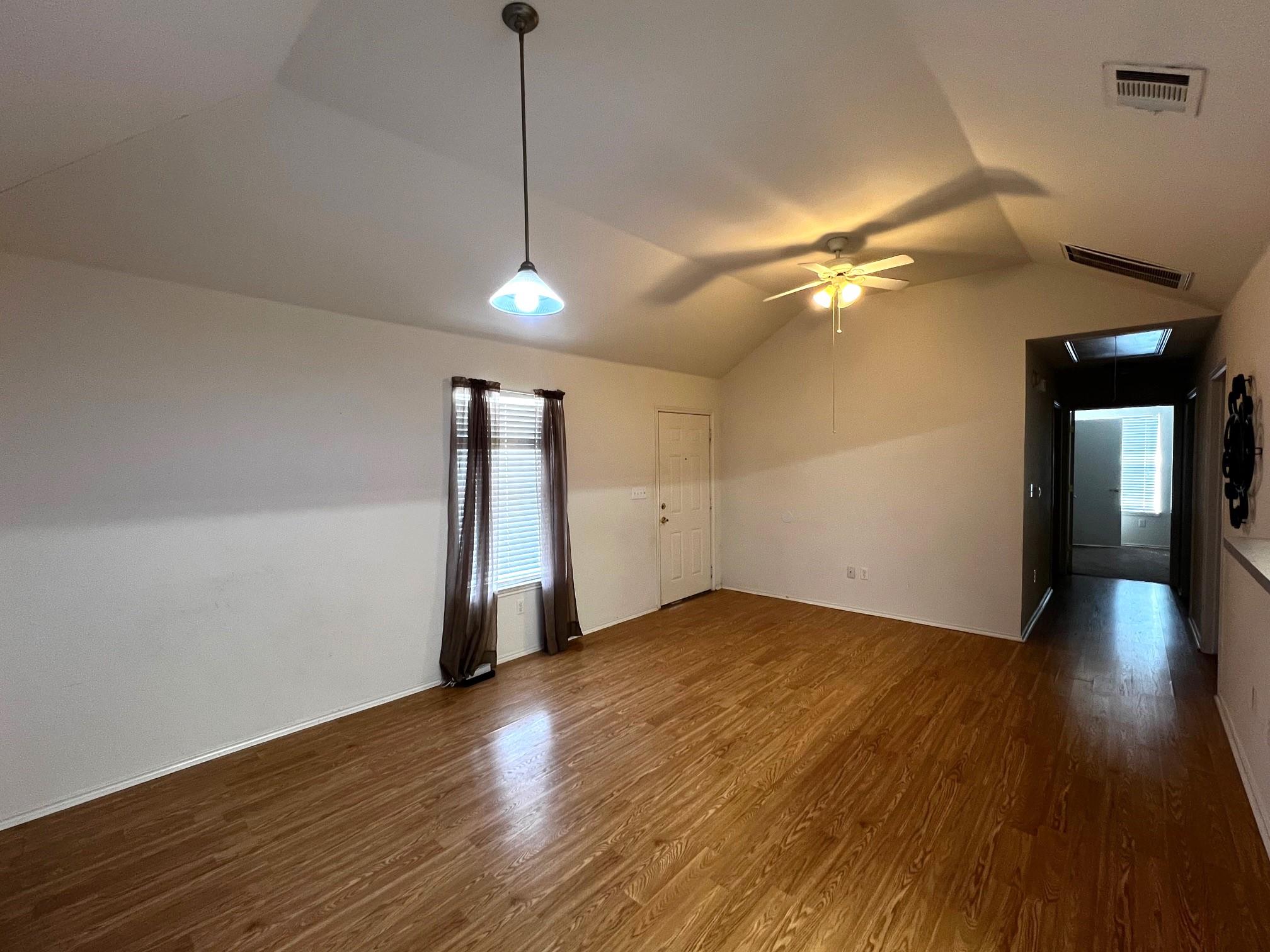 833 E Camp St, La Grange, TX 78945