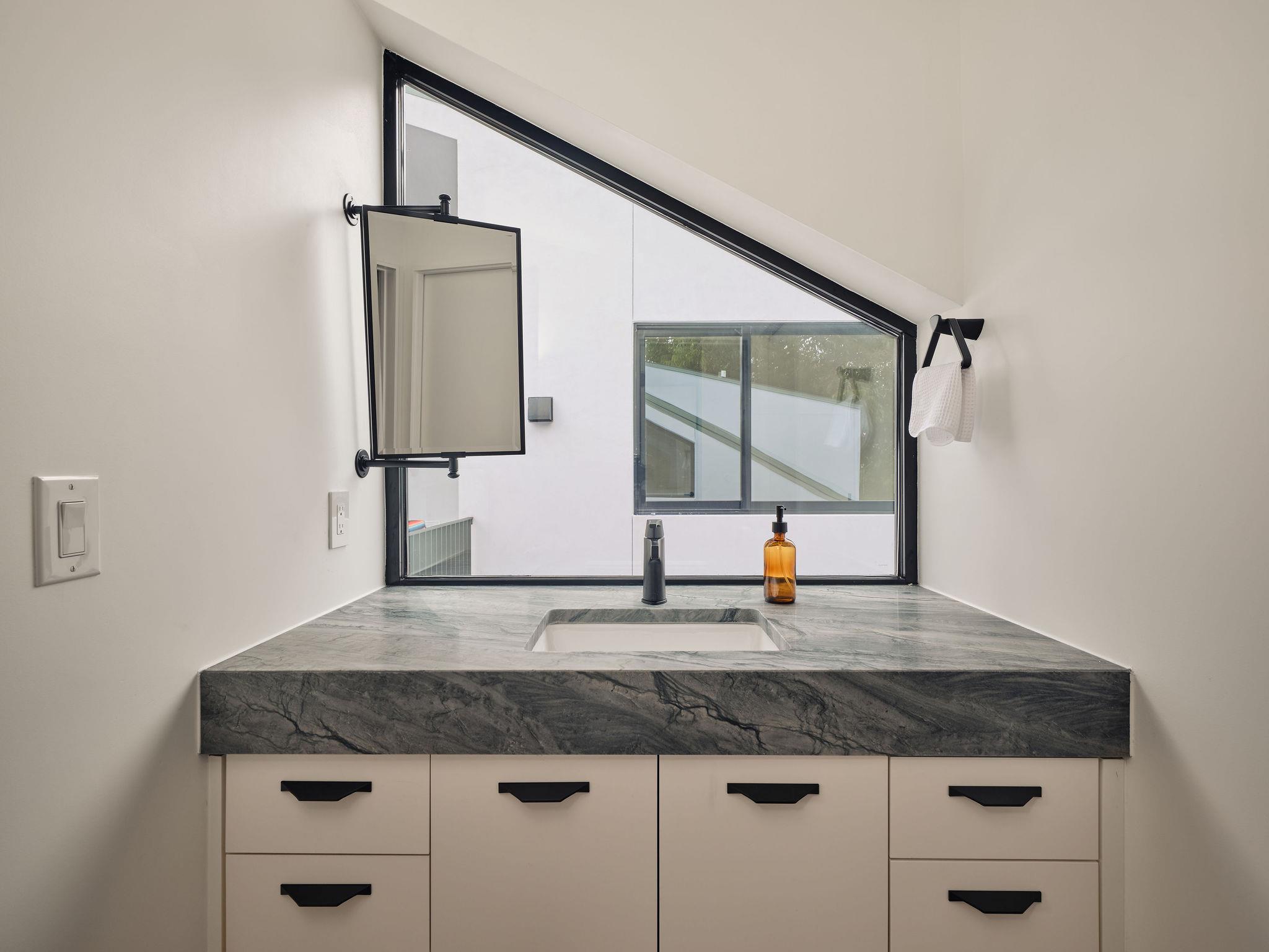 2201 Garden St, Austin, TX 78702