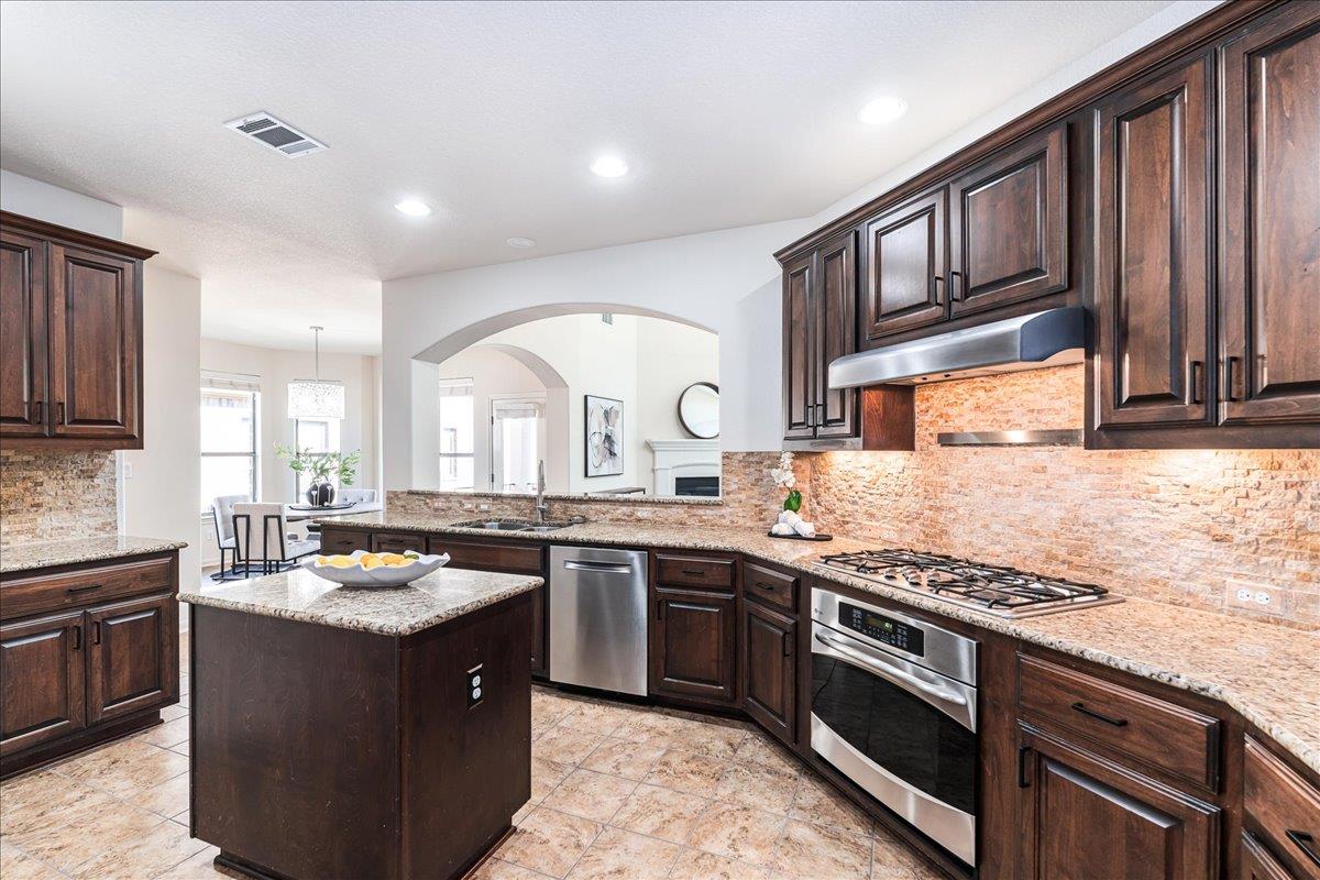 16017 Snowdonia Cv, Bee Cave, TX 78738