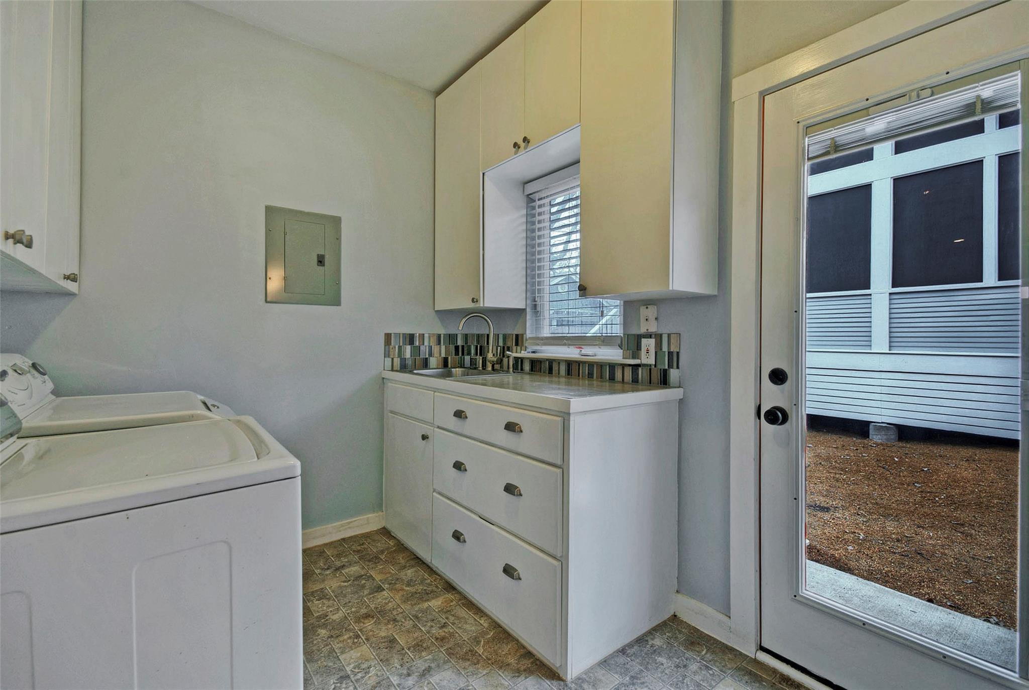 1704 Nickerson St, Austin, TX 78704