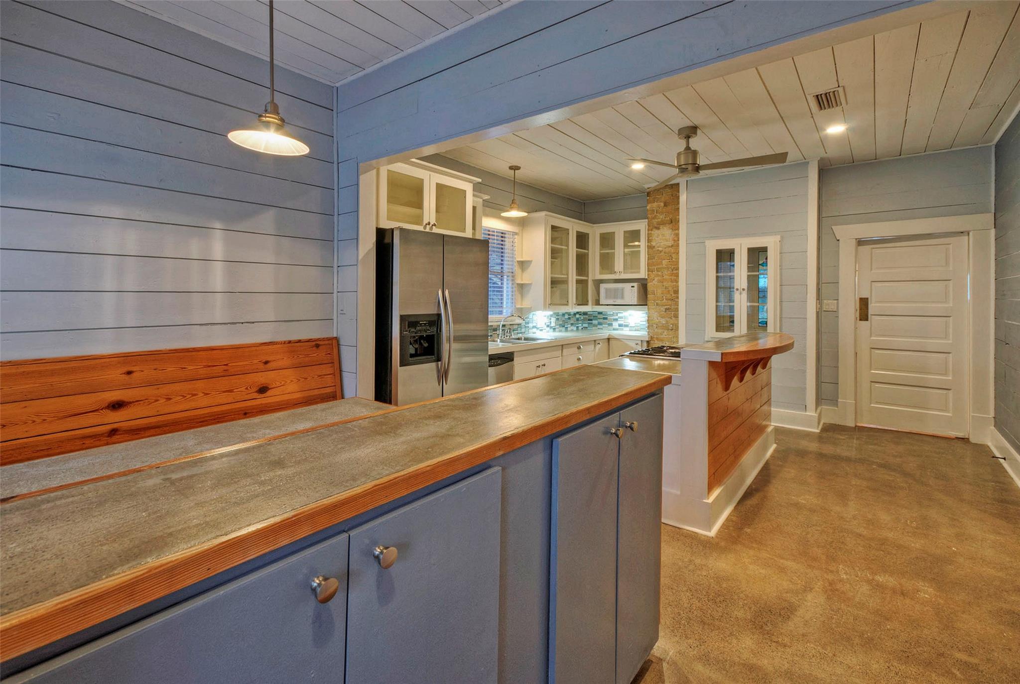 1704 Nickerson St, Austin, TX 78704