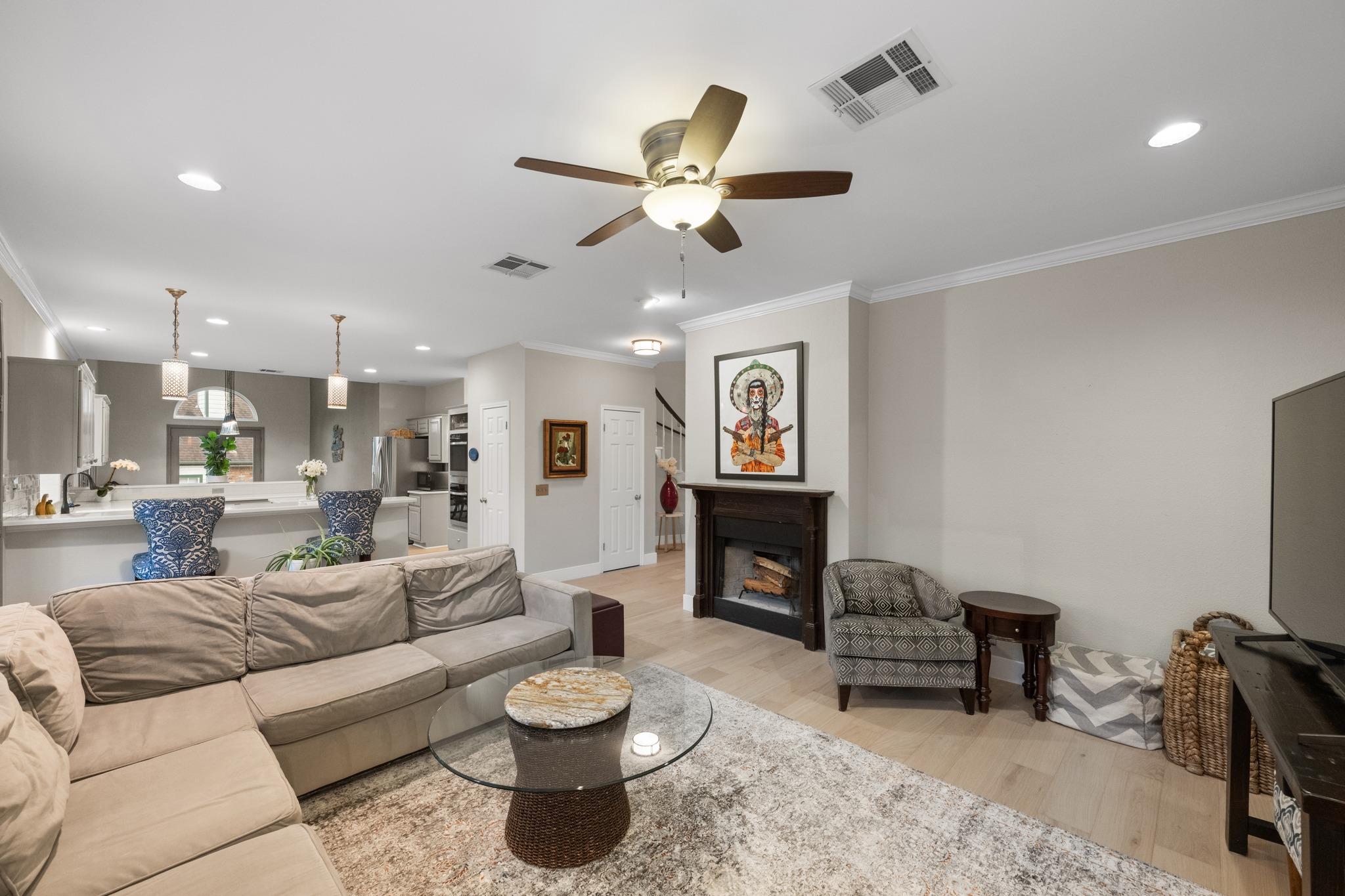 10080 Circleview Dr, Austin, TX 78733