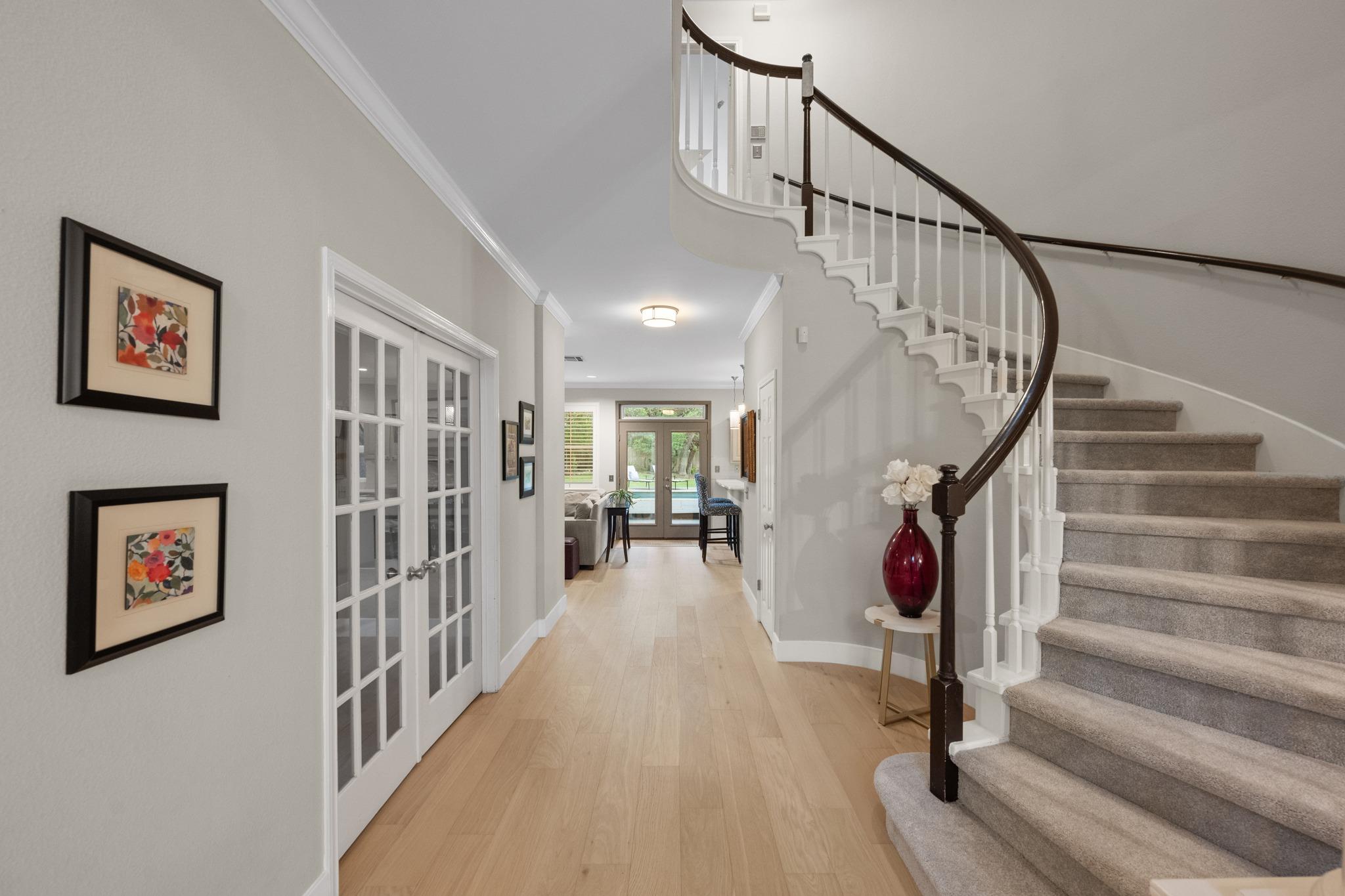 10080 Circleview Dr, Austin, TX 78733