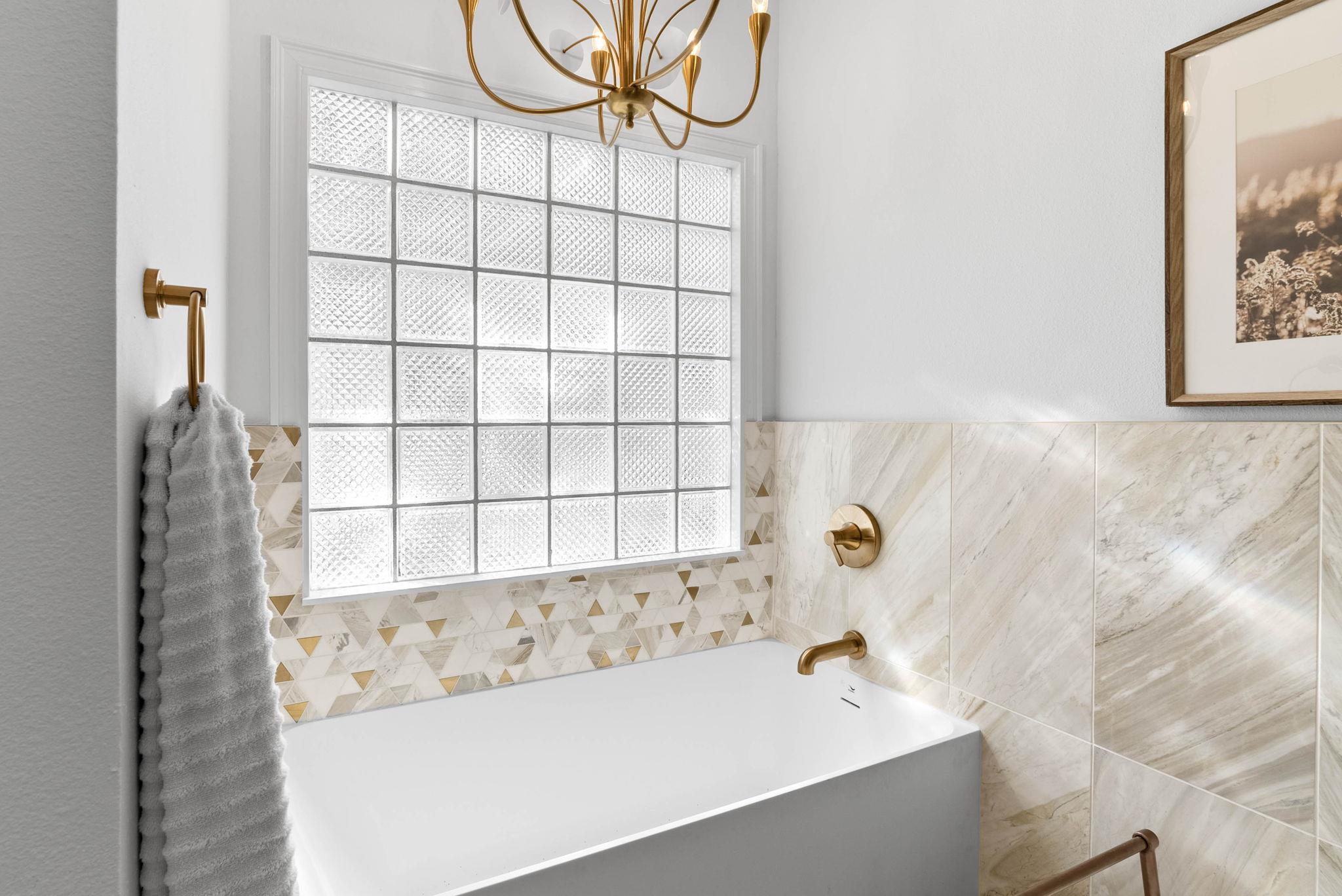 113 Royal Oaks Dr, Rockport, TX 78382