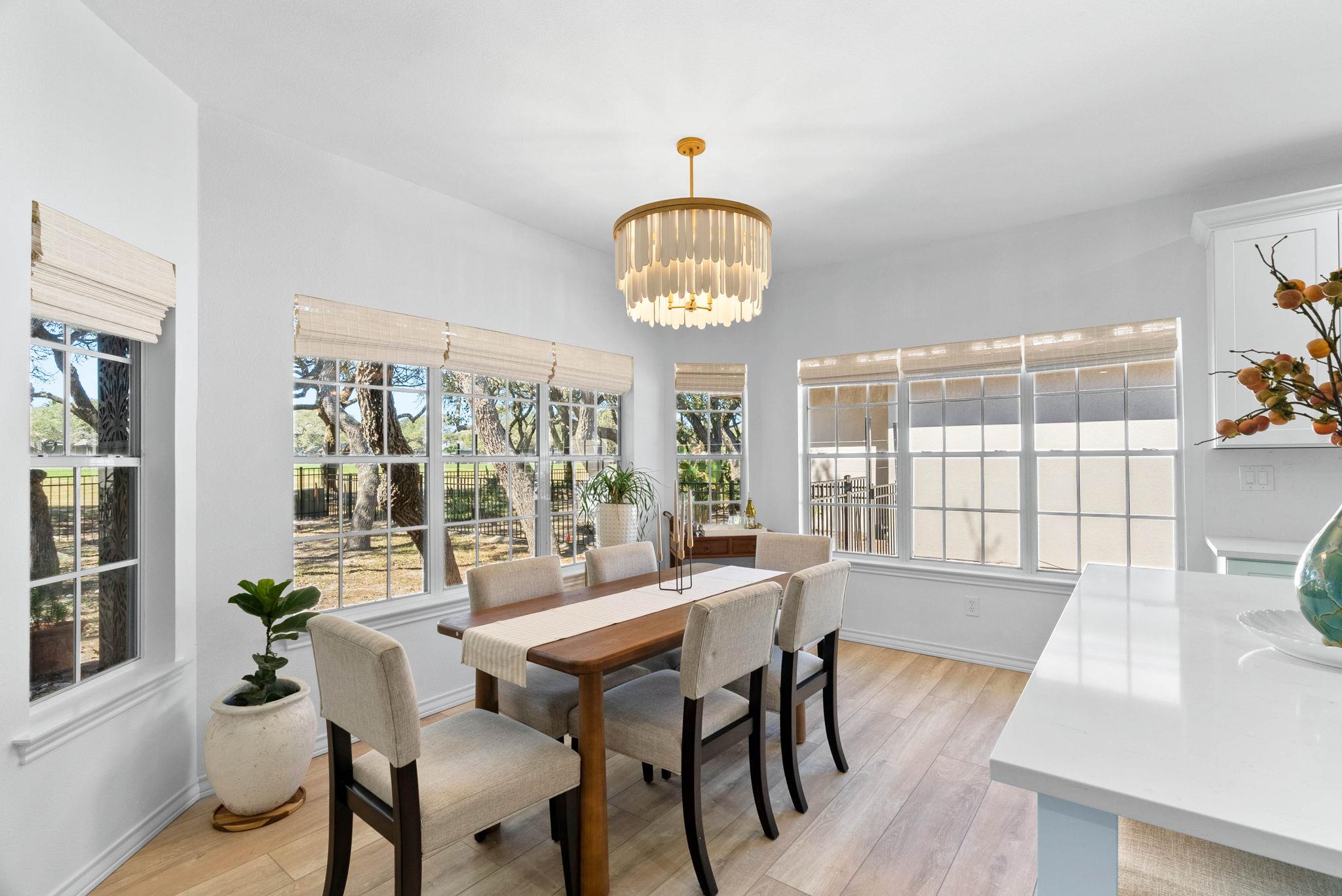 113 Royal Oaks Dr, Rockport, TX 78382