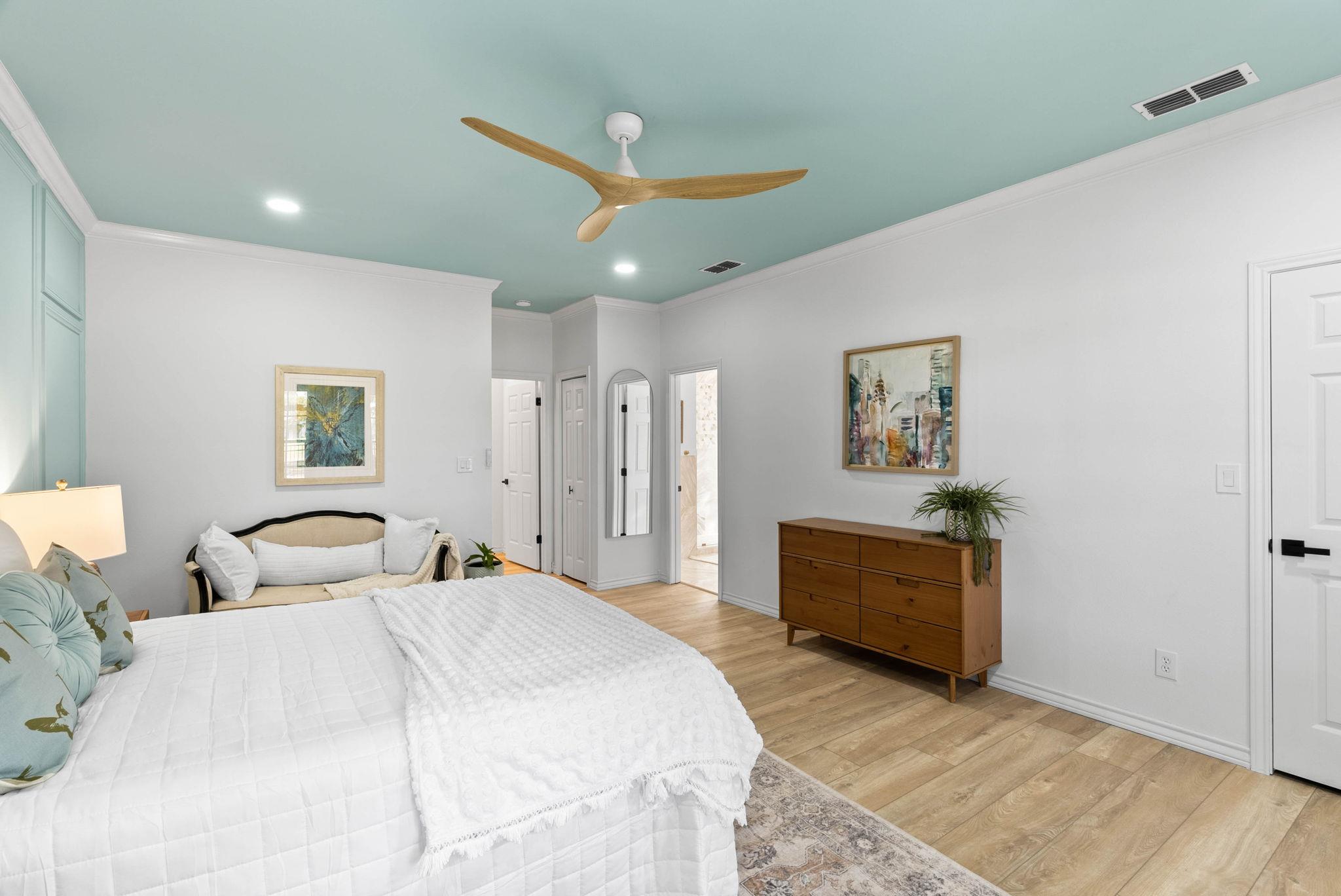 113 Royal Oaks Dr, Rockport, TX 78382