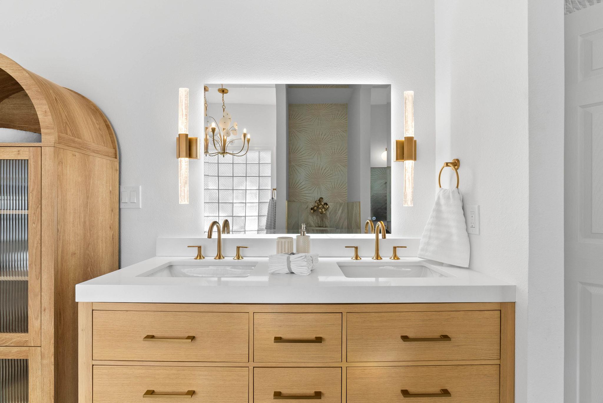 113 Royal Oaks Dr, Rockport, TX 78382