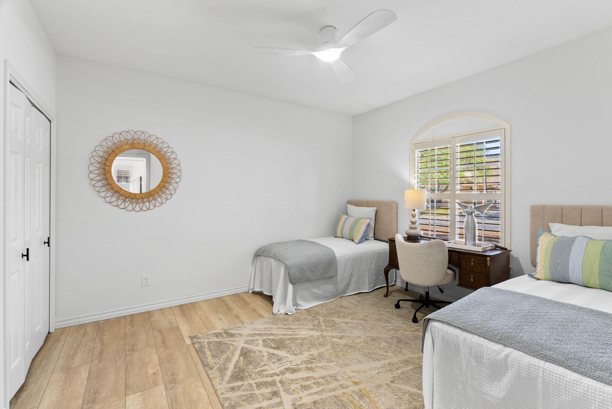 113 Royal Oaks Dr, Rockport, TX 78382