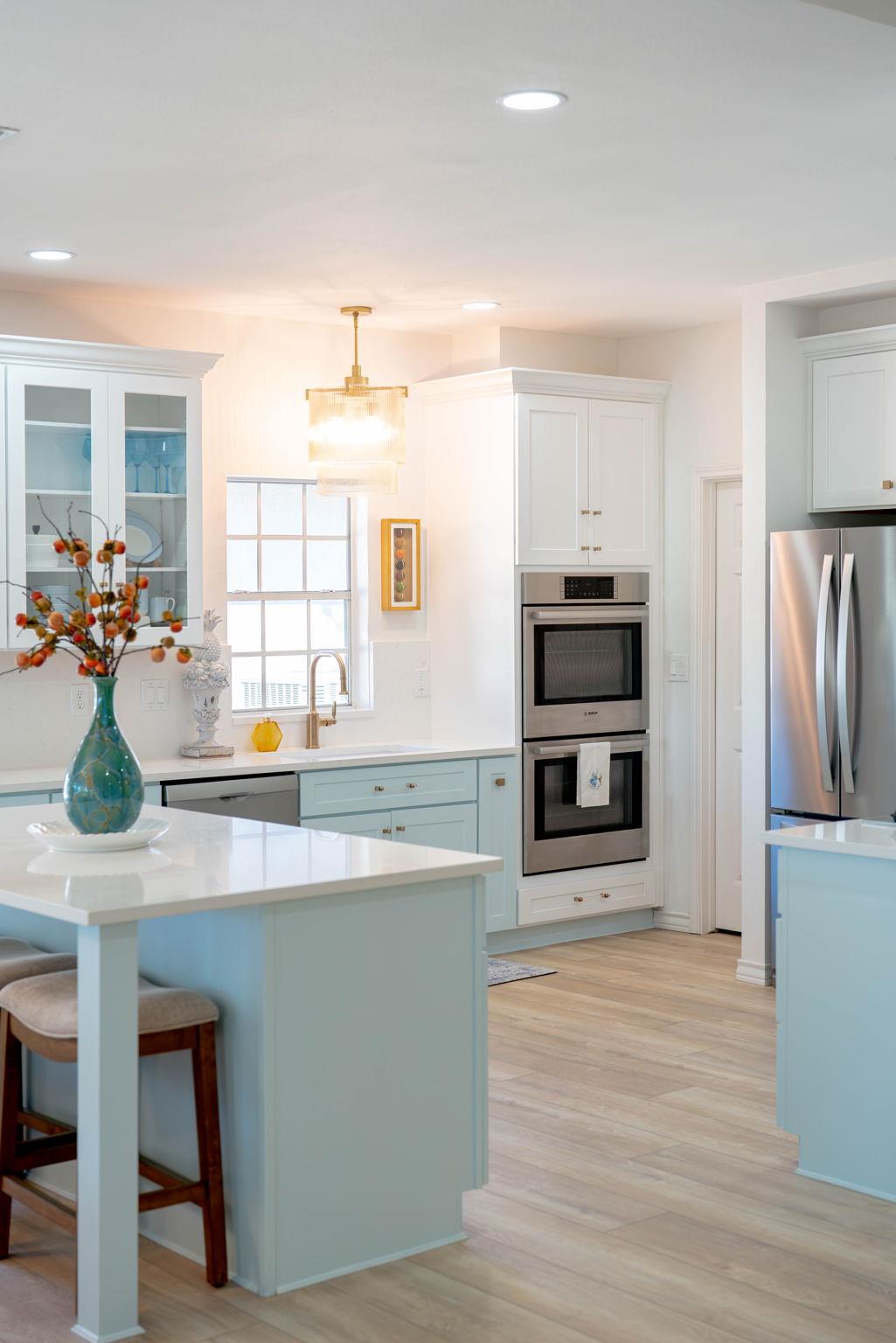 113 Royal Oaks Dr, Rockport, TX 78382