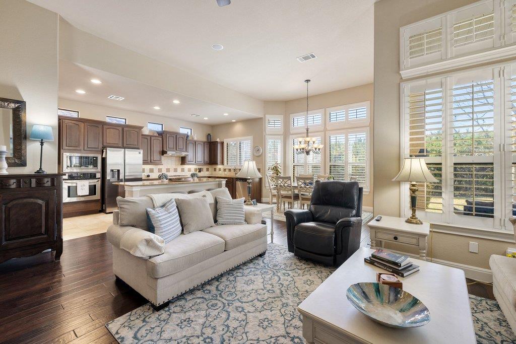 115 Reflection Bay Ct, Austin, TX 78738