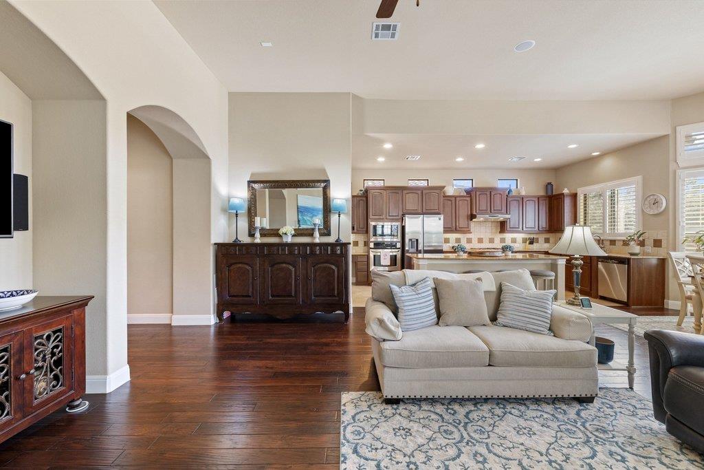 115 Reflection Bay Ct, Austin, TX 78738