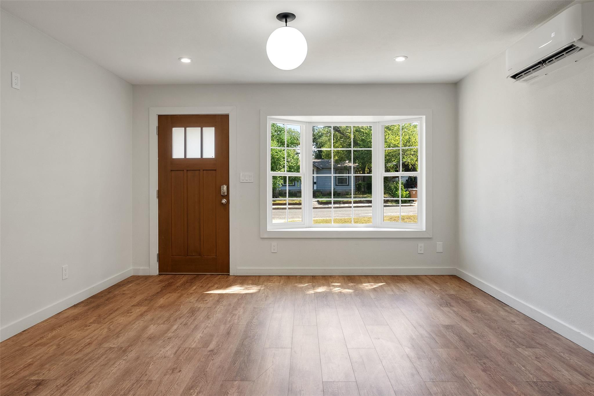 1176 Graham St, Austin, TX 78702