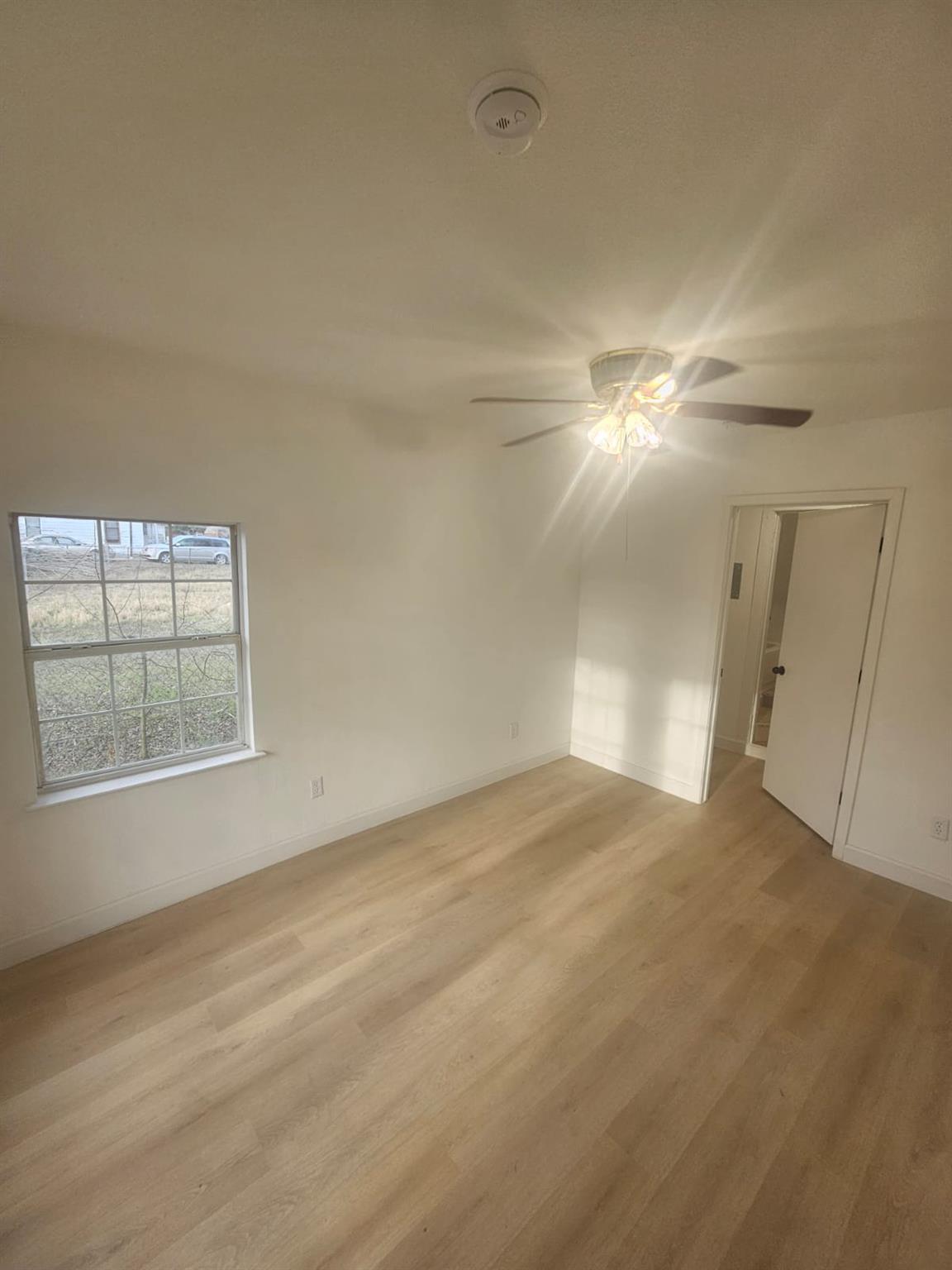 1300 Hondo St, Lockhart, TX 78644