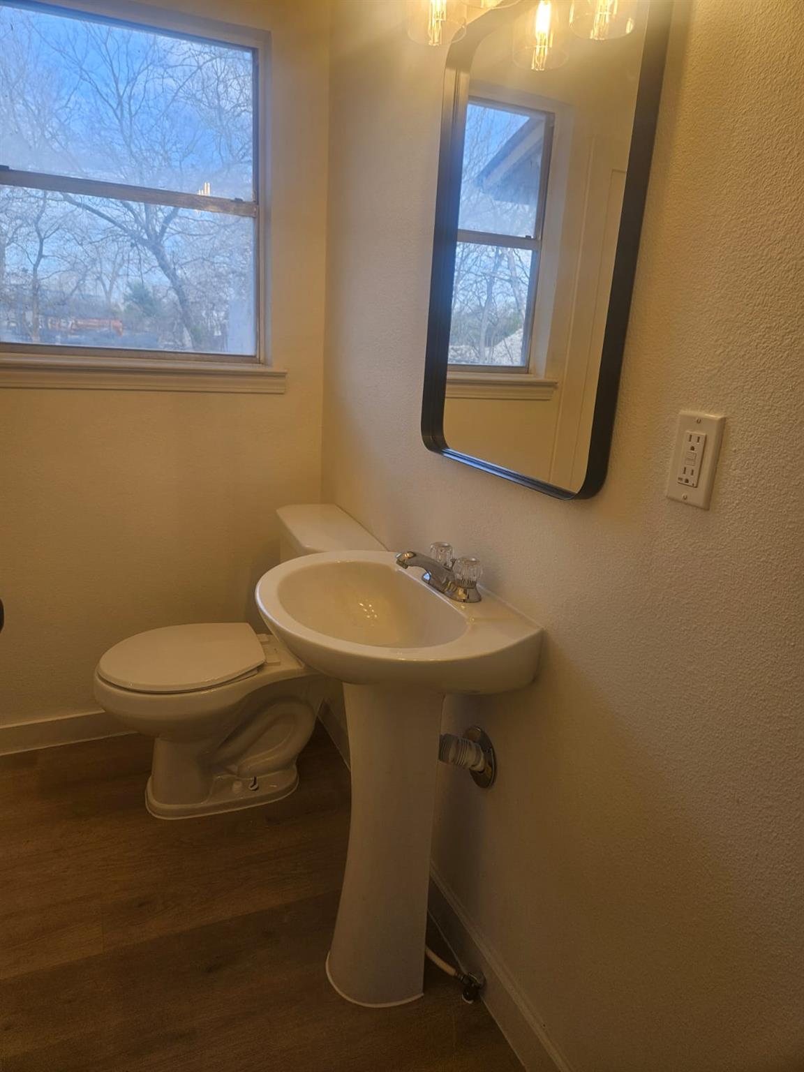 1300 Hondo St, Lockhart, TX 78644