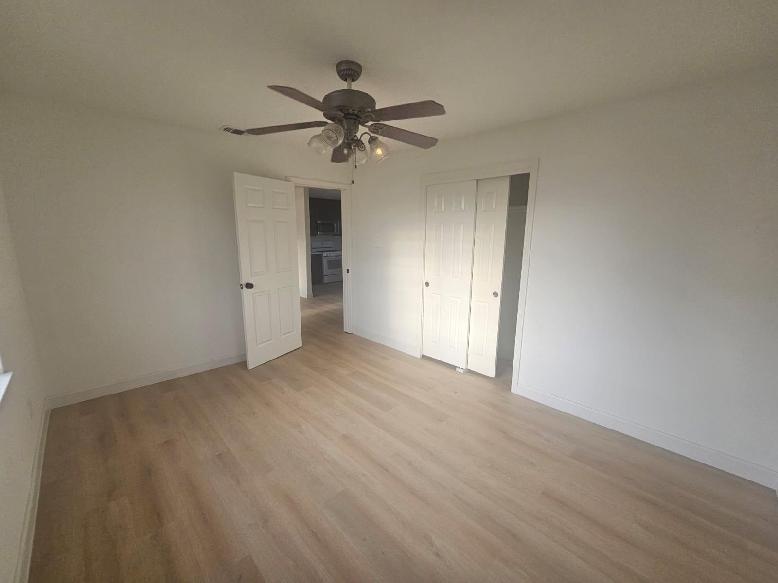 1300 Hondo St, Lockhart, TX 78644