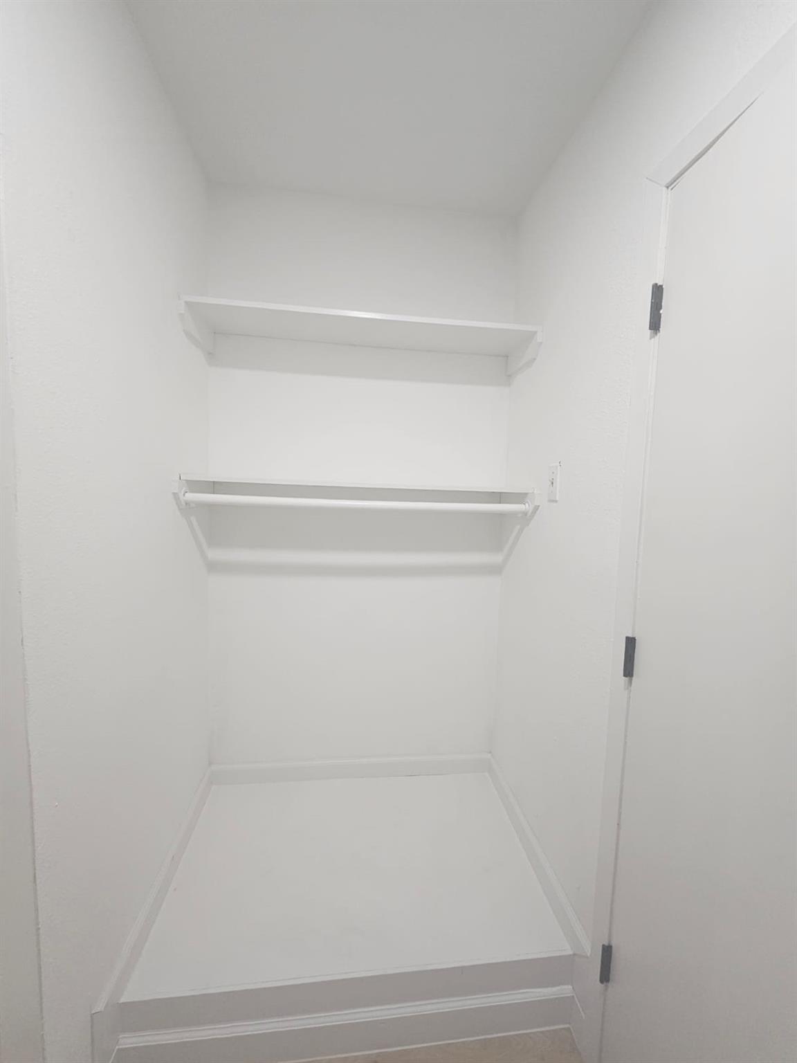 1300 Hondo St, Lockhart, TX 78644