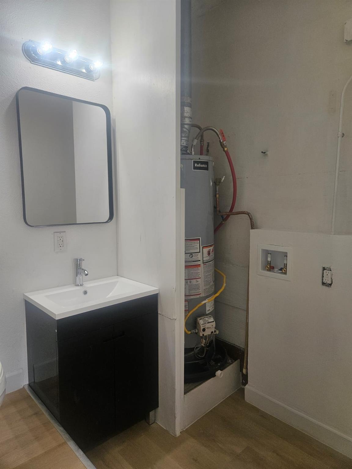 1300 Hondo St, Lockhart, TX 78644