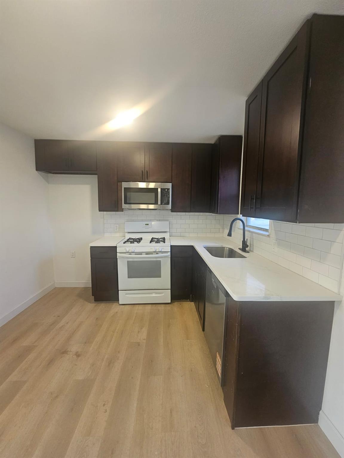 1300 Hondo St, Lockhart, TX 78644