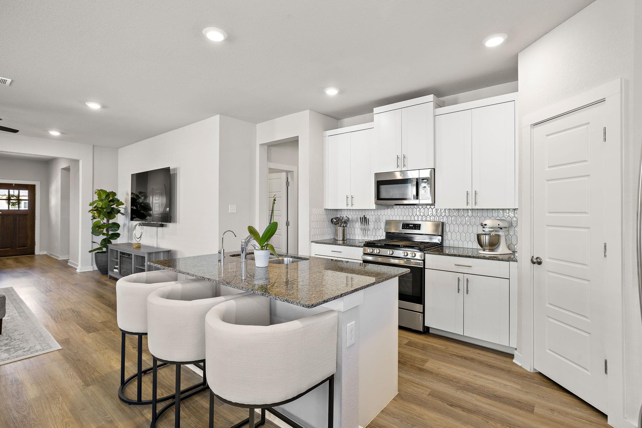 105 Hackberry Branch Dr, Hutto, TX 78634