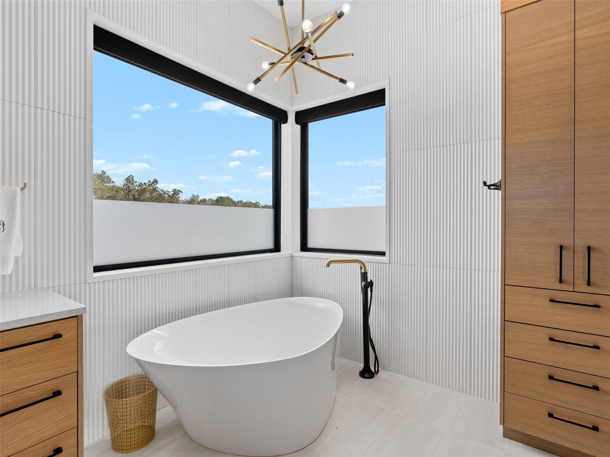 1104 SUMMIT RIDGE DR Dr, New Braunfels, TX 78132