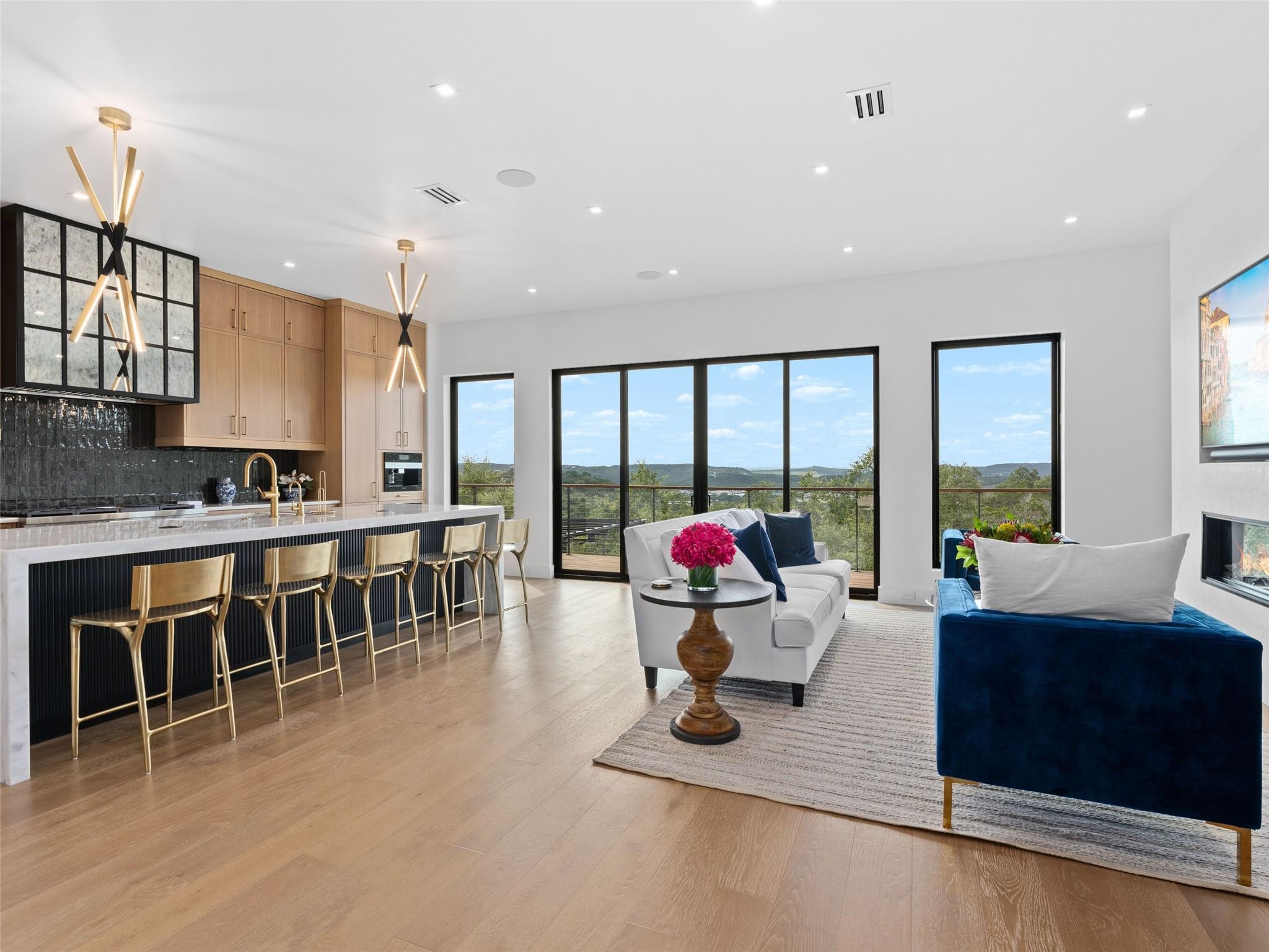 1104 SUMMIT RIDGE DR Dr, New Braunfels, TX 78132