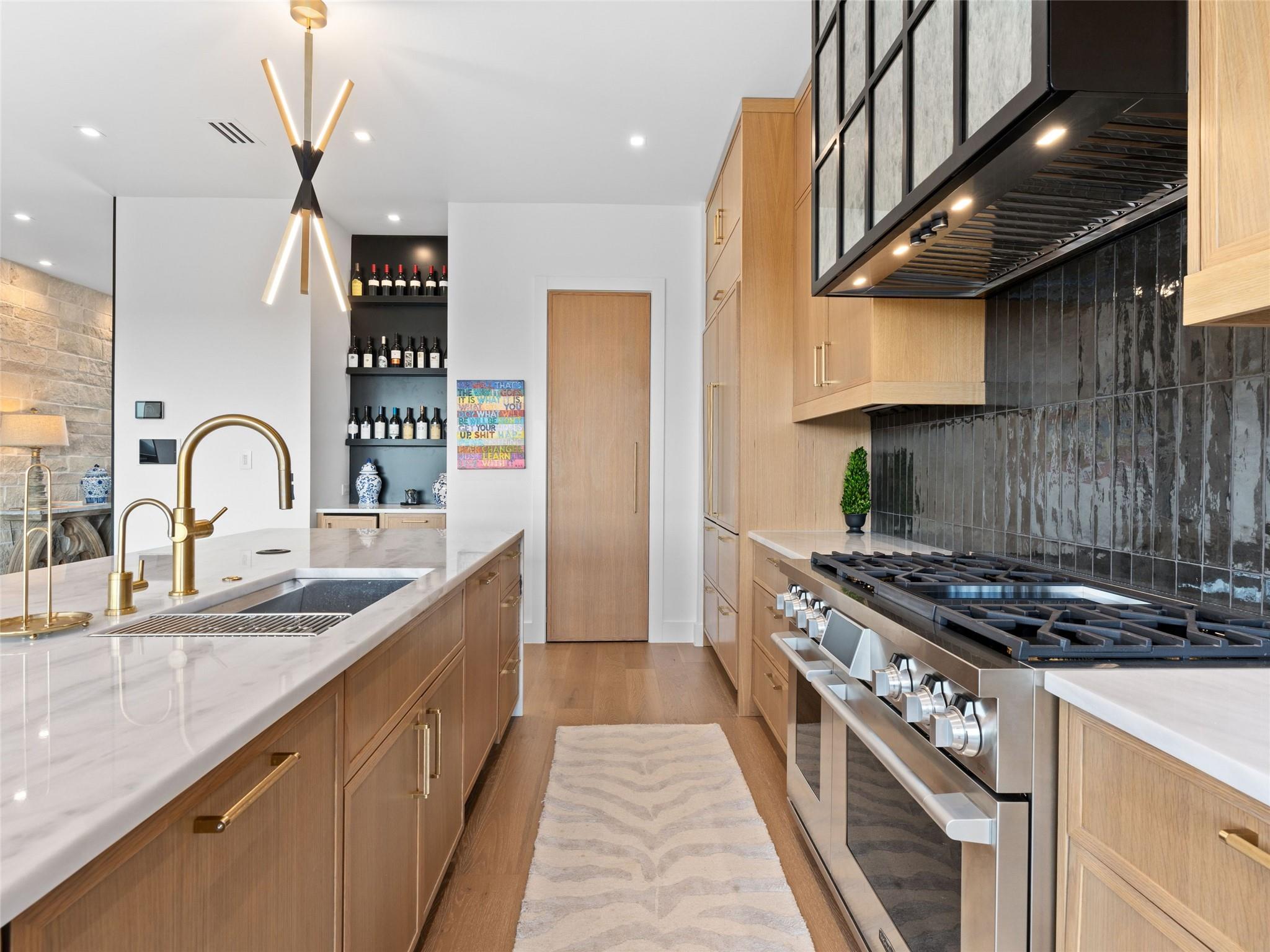 1104 SUMMIT RIDGE DR Dr, New Braunfels, TX 78132