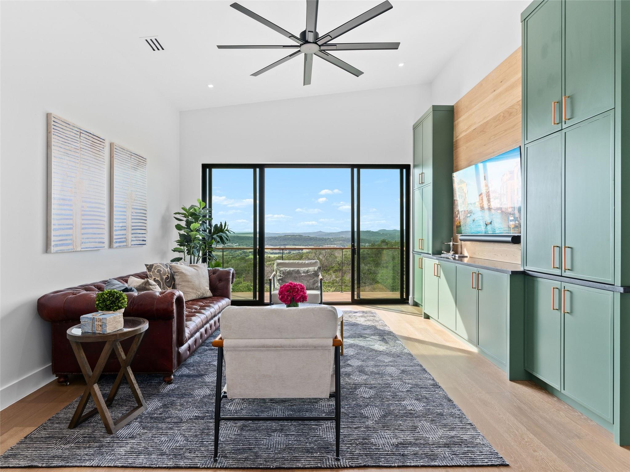 1104 SUMMIT RIDGE DR Dr, New Braunfels, TX 78132