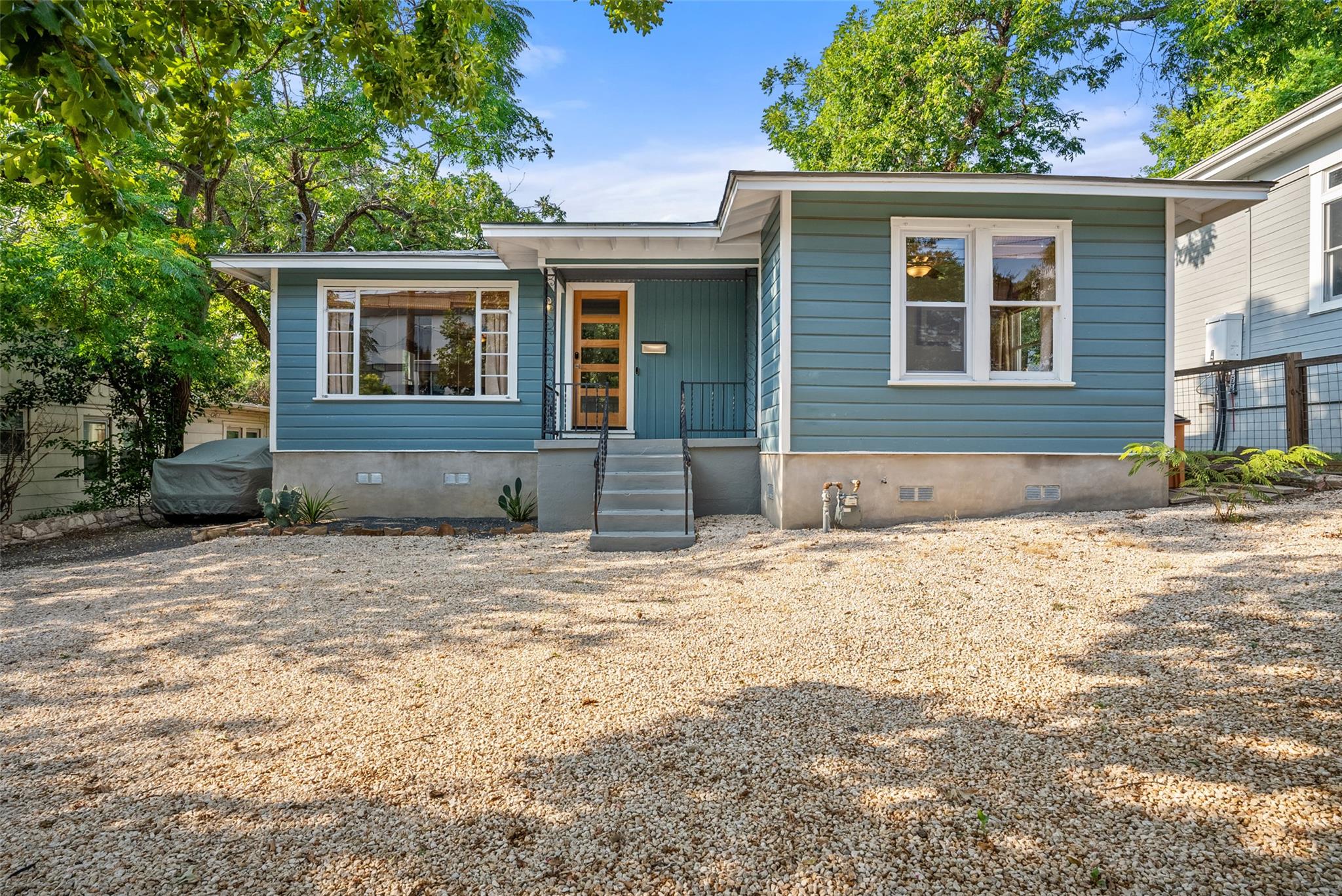 2104 E Martin Luther King Jr Blvd, Austin, TX 78702