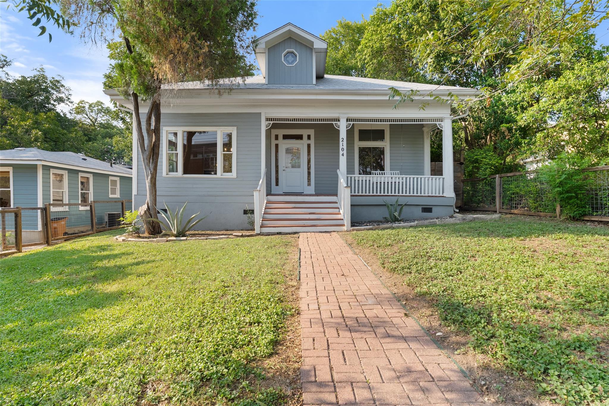 2104 E Martin Luther King Jr Blvd, Austin, TX 78702