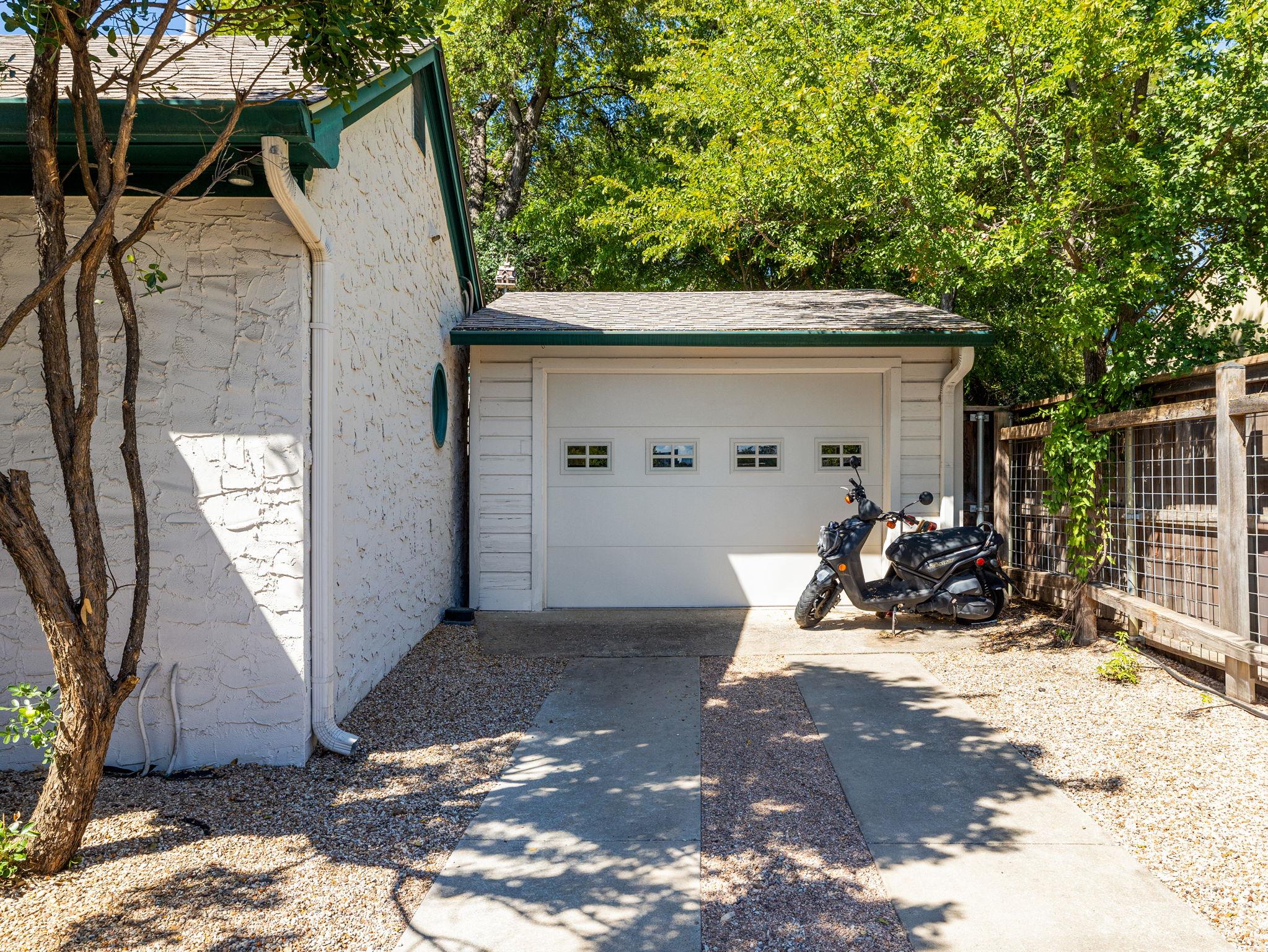 2825 Shoal Crest Ave, Austin, TX 78705
