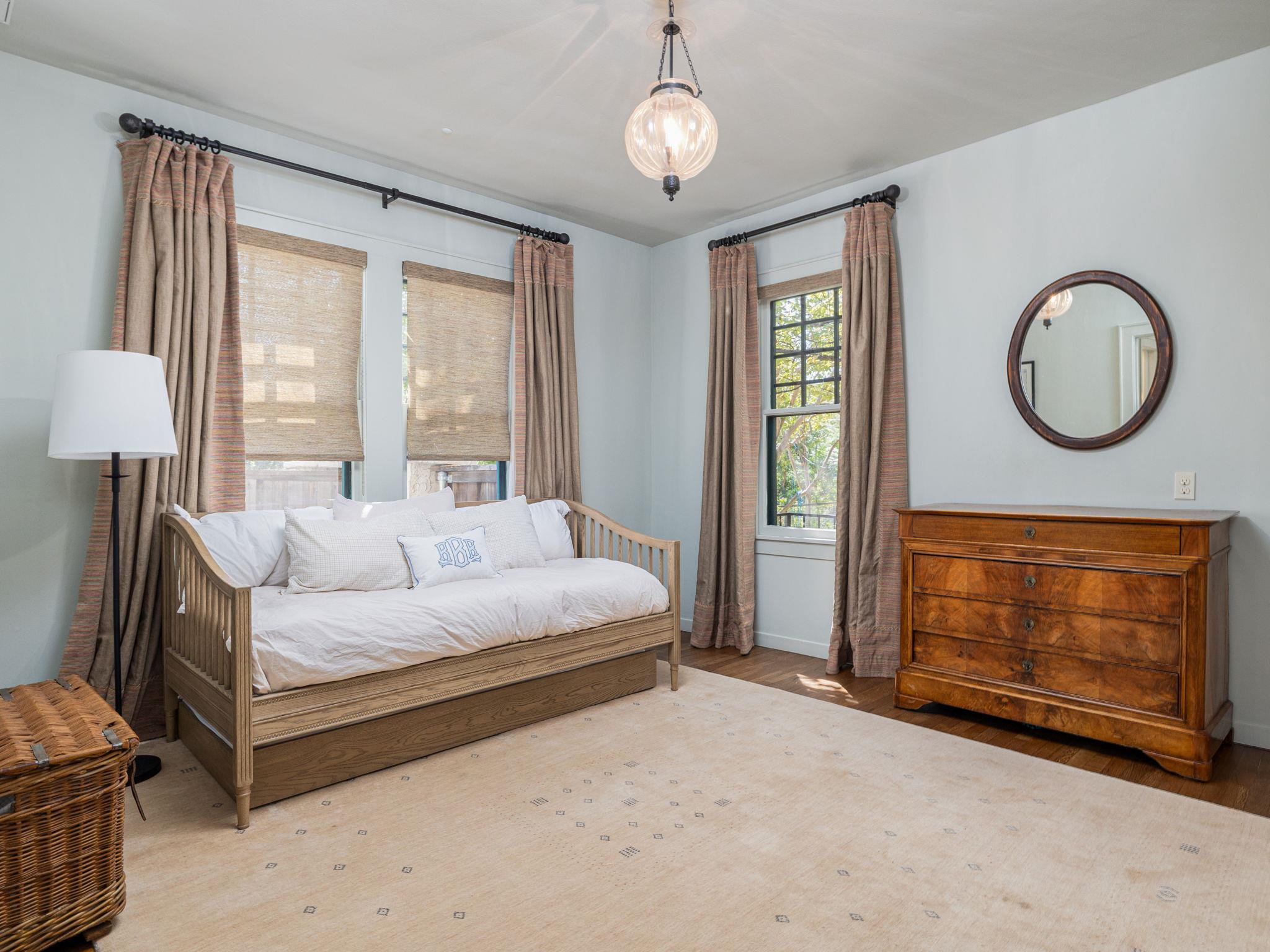 2825 Shoal Crest Ave, Austin, TX 78705