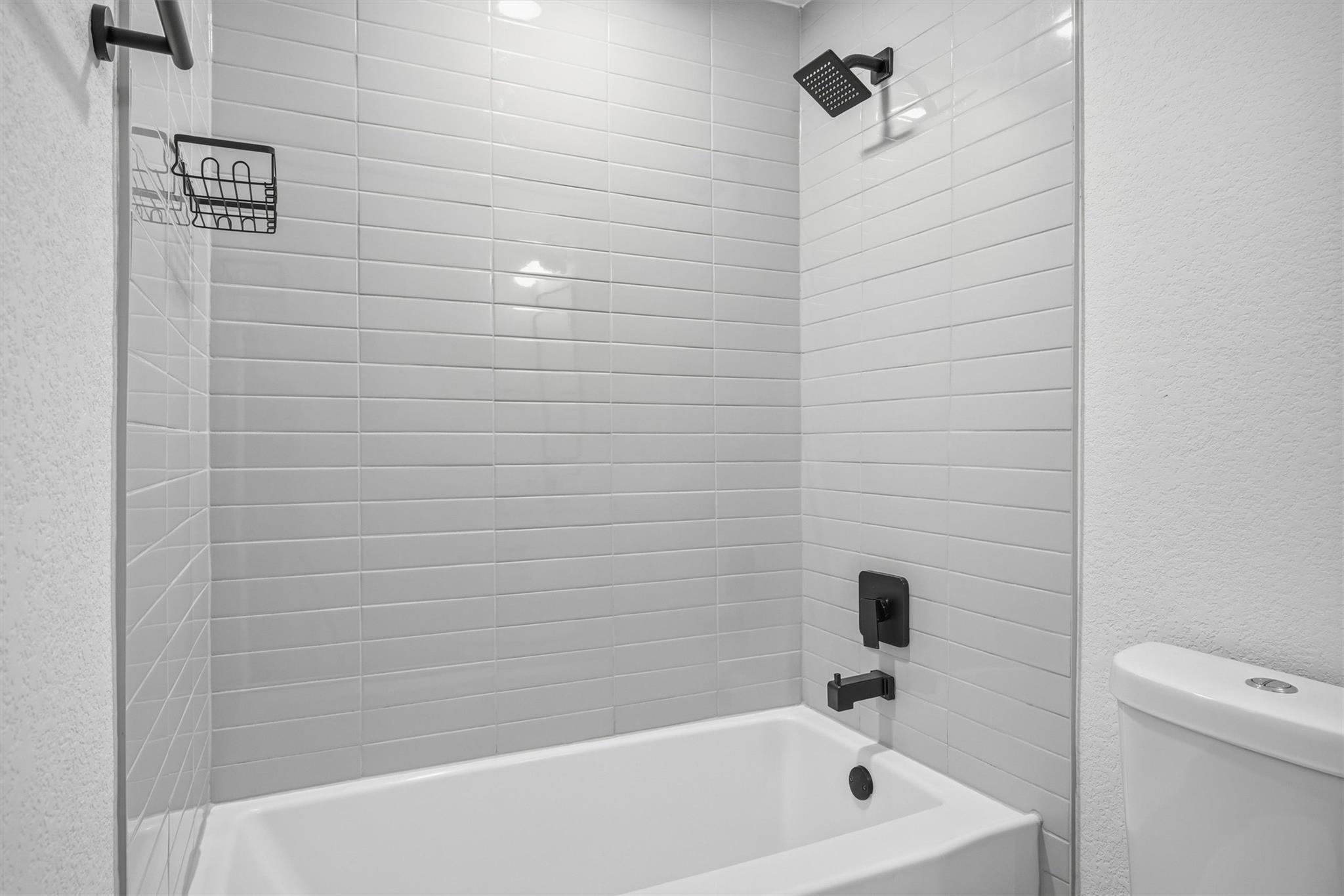 6708 Panda Royle Dr, Del Valle, TX 78617