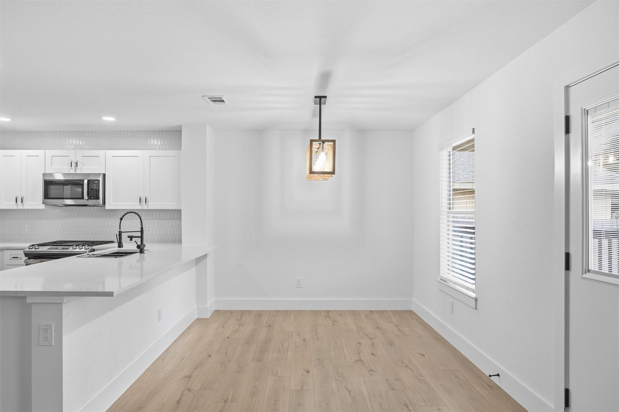 6708 Panda Royle Dr, Del Valle, TX 78617