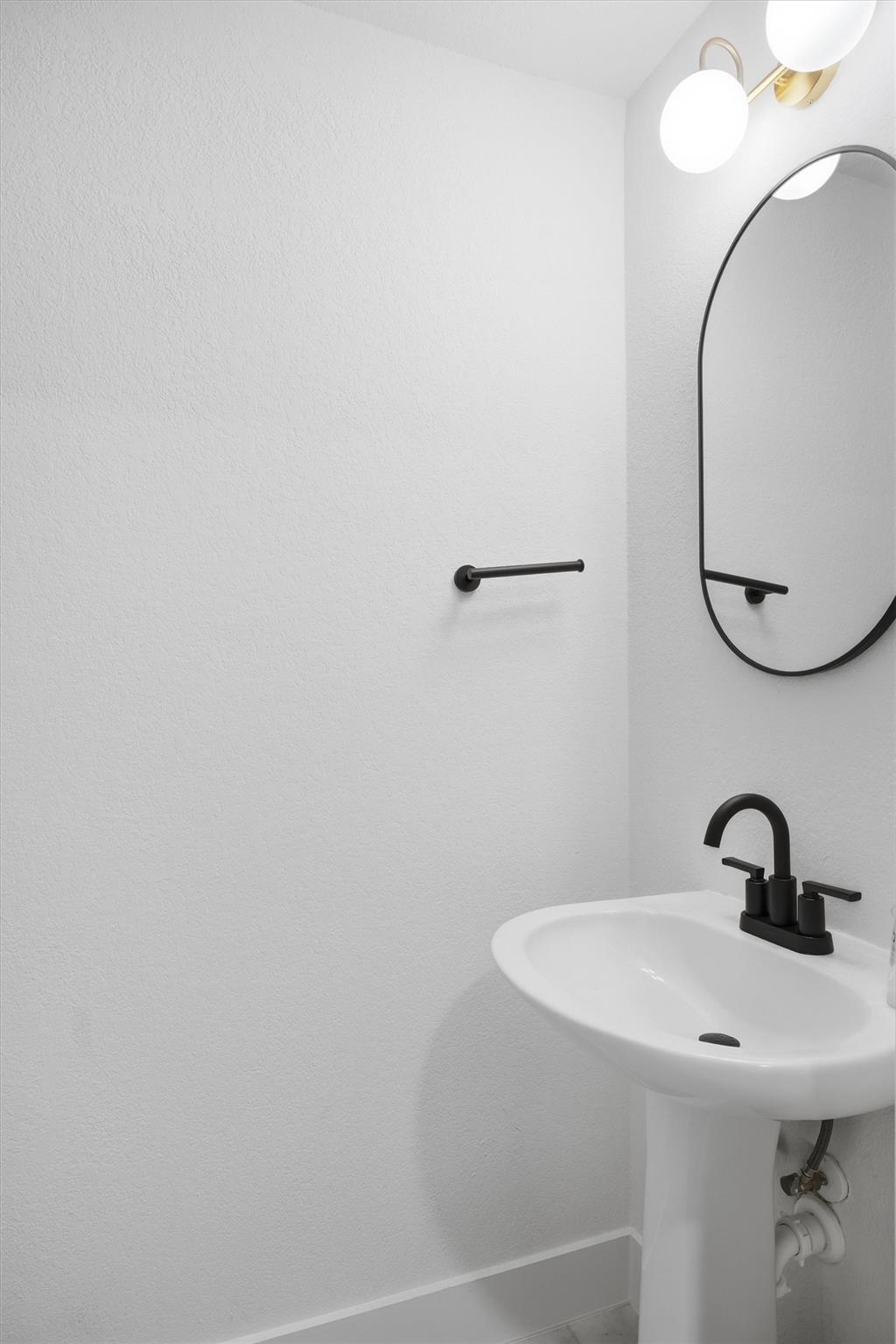 6708 Panda Royle Dr, Del Valle, TX 78617