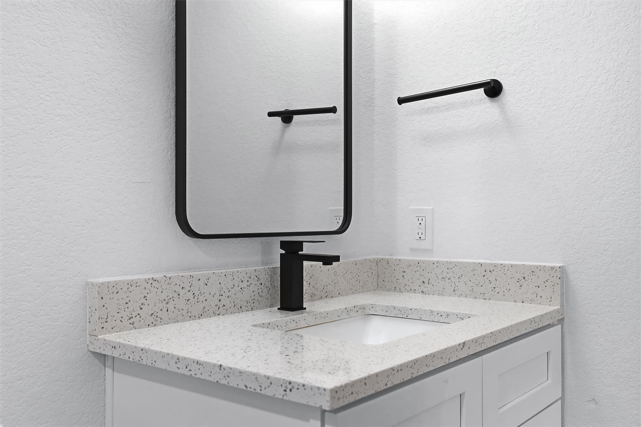 6708 Panda Royle Dr, Del Valle, TX 78617