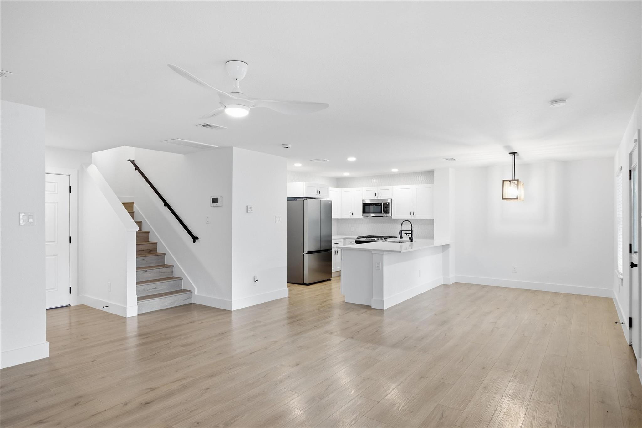 6708 Panda Royle Dr, Del Valle, TX 78617