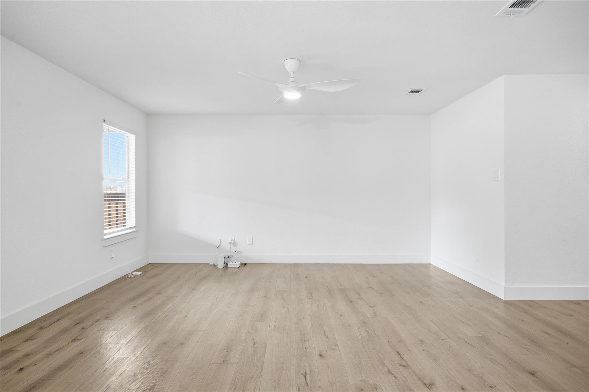 6708 Panda Royle Dr, Del Valle, TX 78617