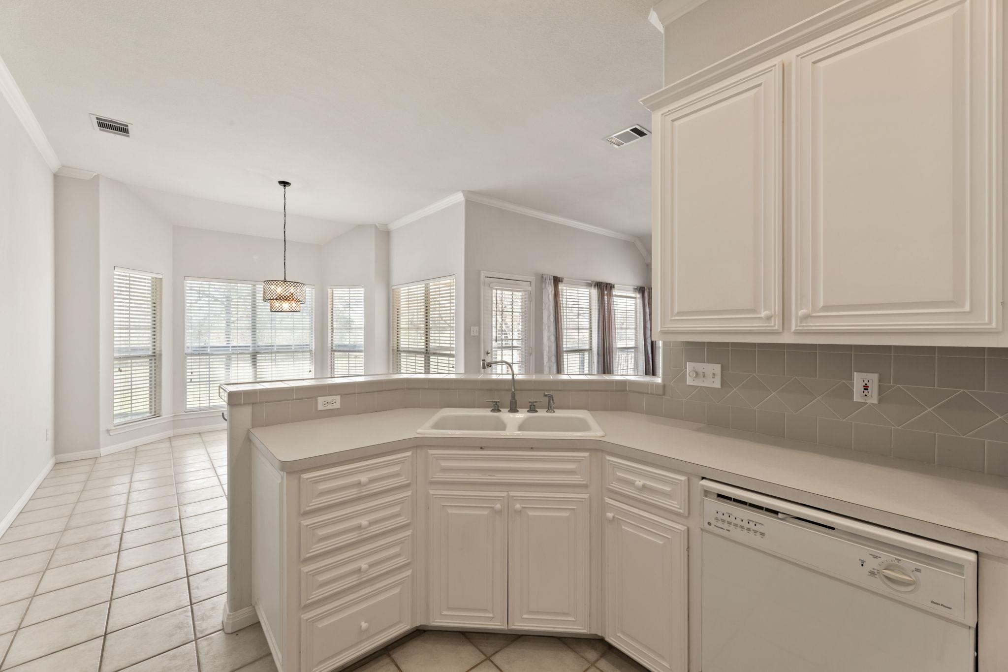 109 Riverview Dr, Georgetown, TX 78628