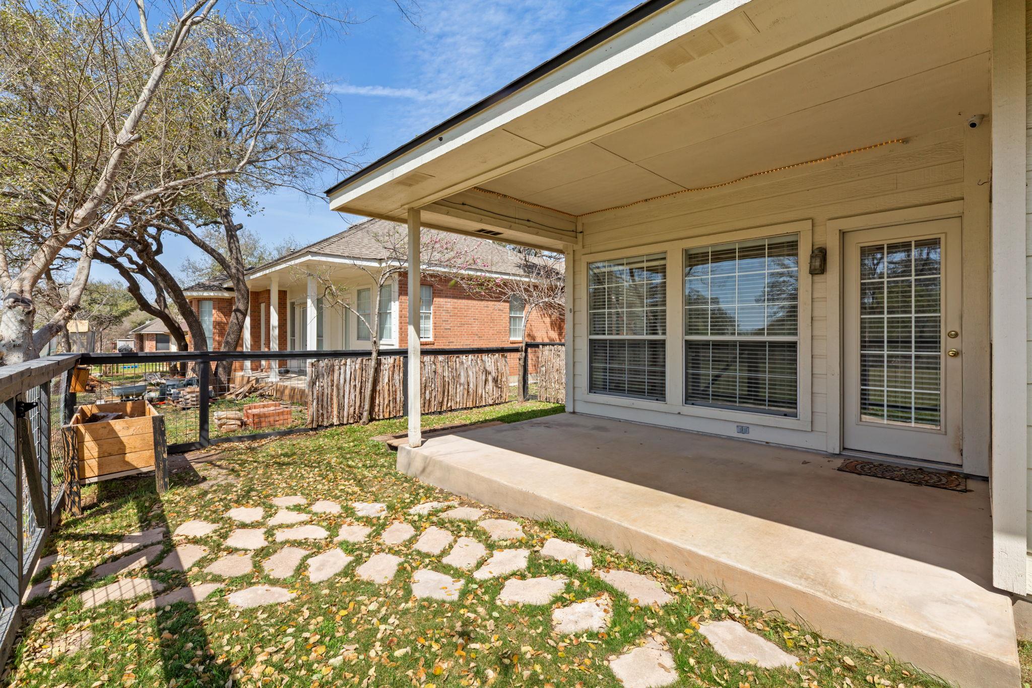 109 Riverview Dr, Georgetown, TX 78628