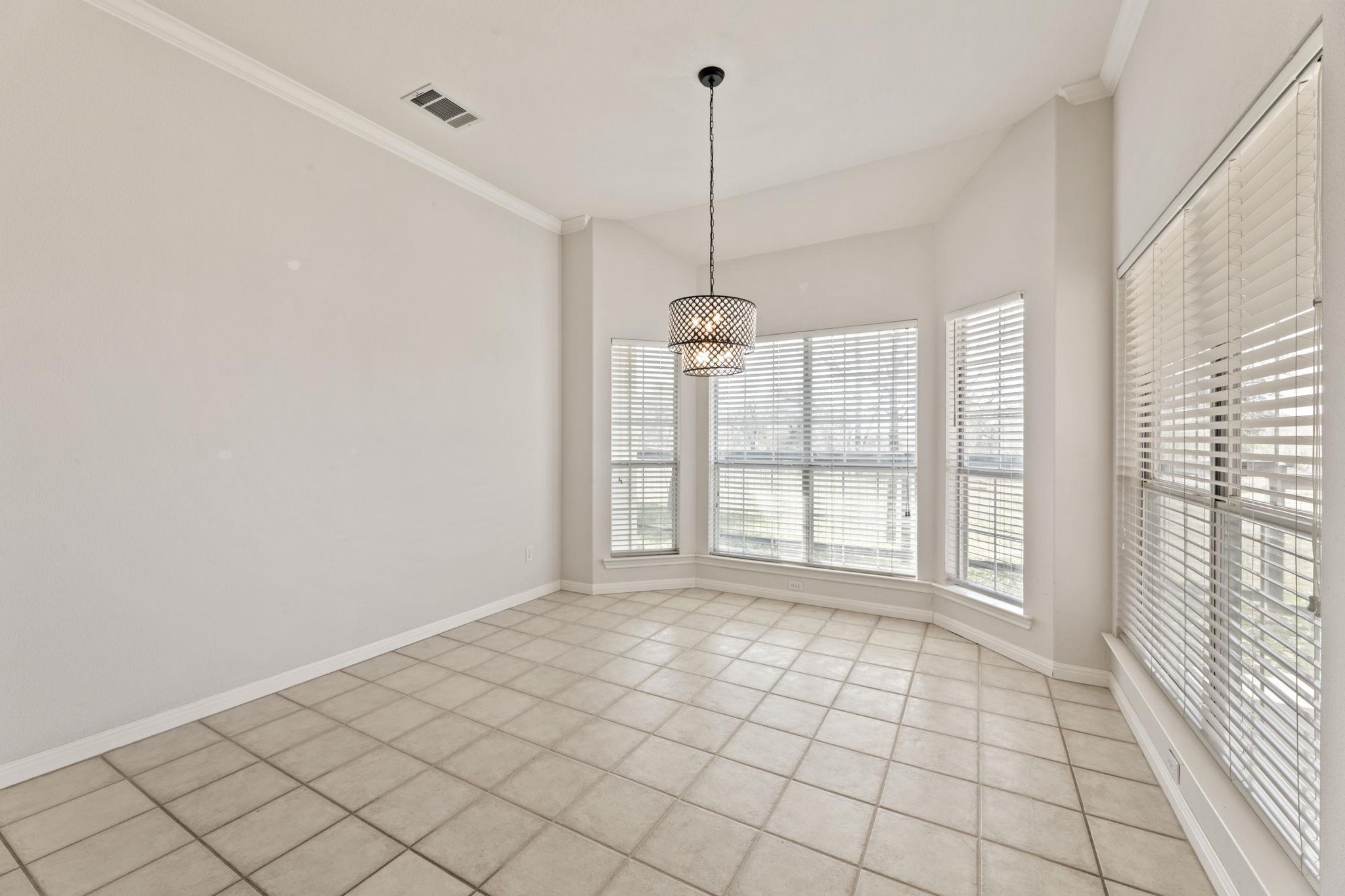 109 Riverview Dr, Georgetown, TX 78628