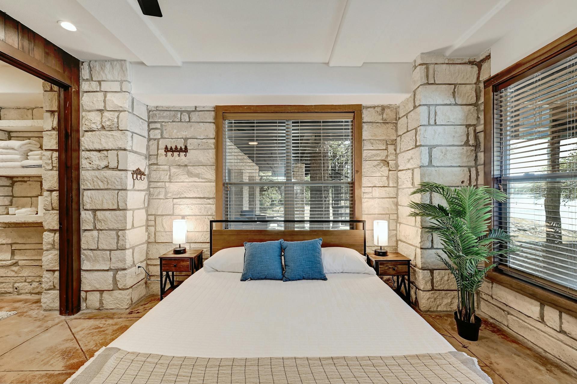 6021 Circle J Rd, Marble Falls, TX 78654