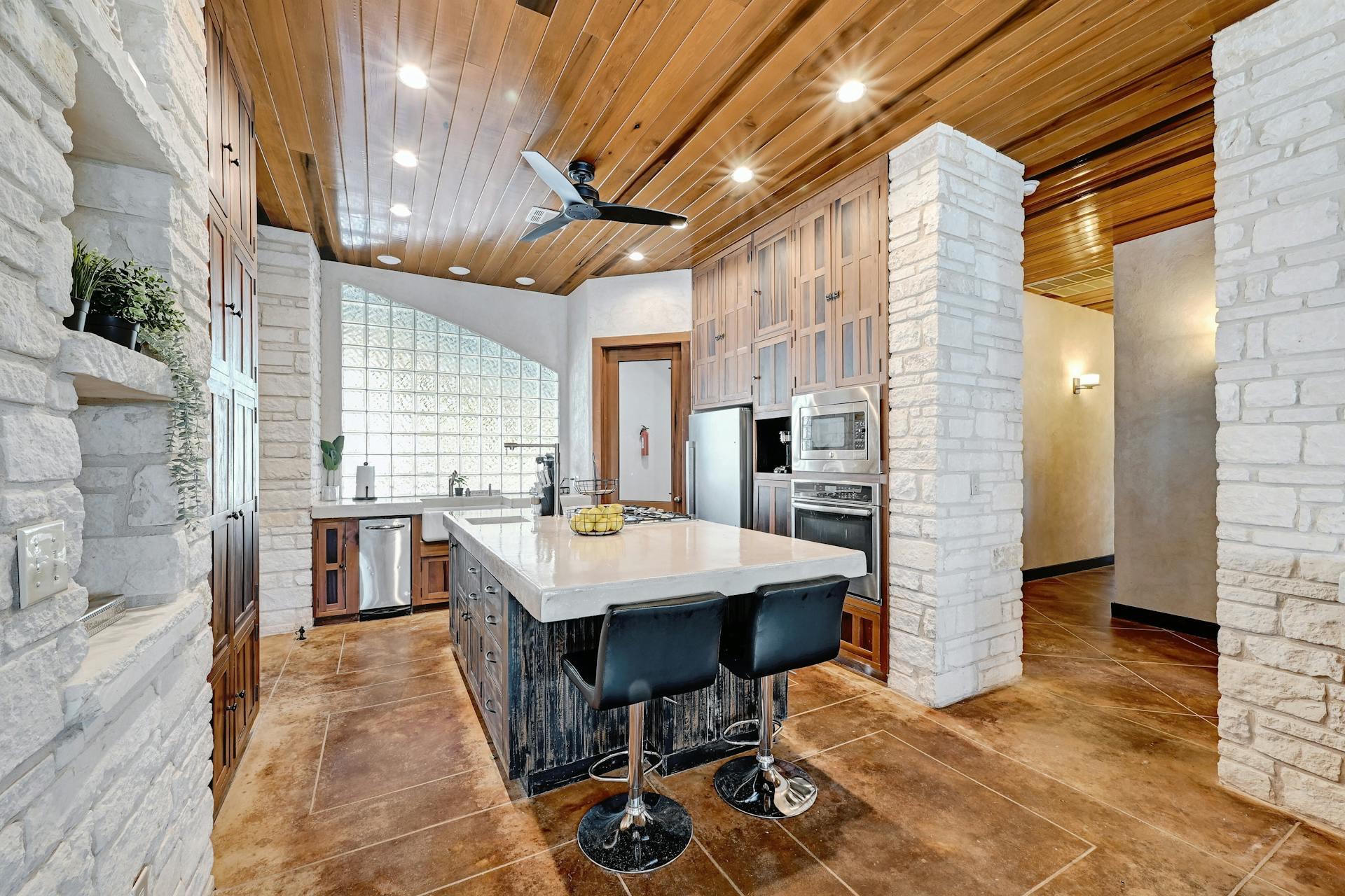 6021 Circle J Rd, Marble Falls, TX 78654