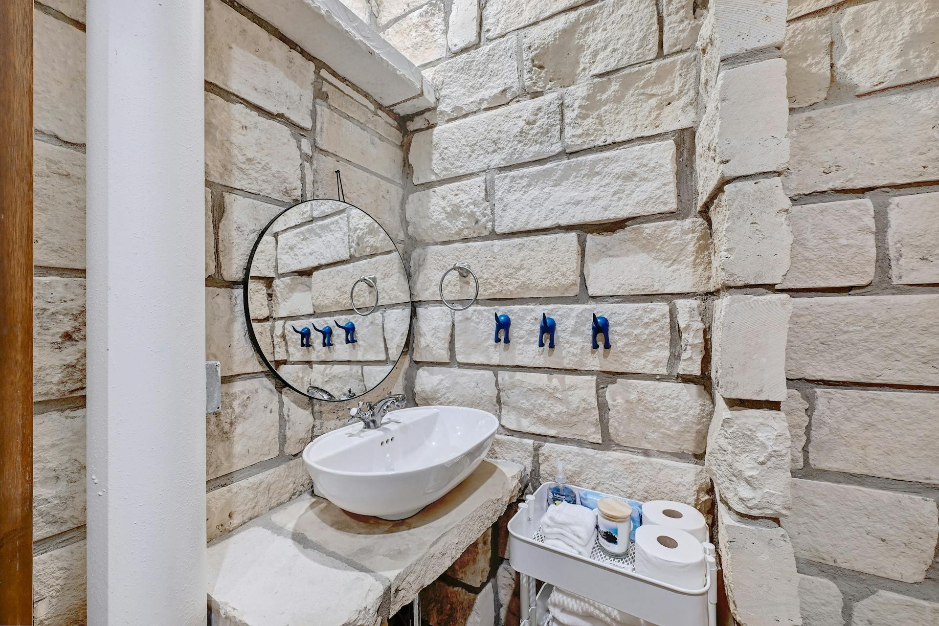 6021 Circle J Rd, Marble Falls, TX 78654