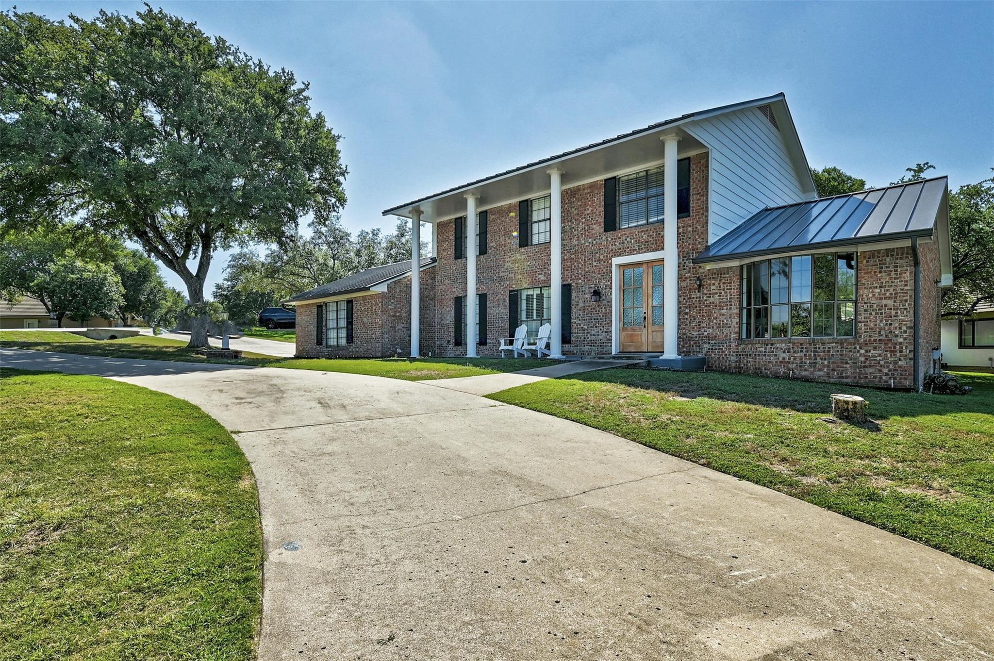608 Sombrero Dr, Horseshoe Bay, TX 78657