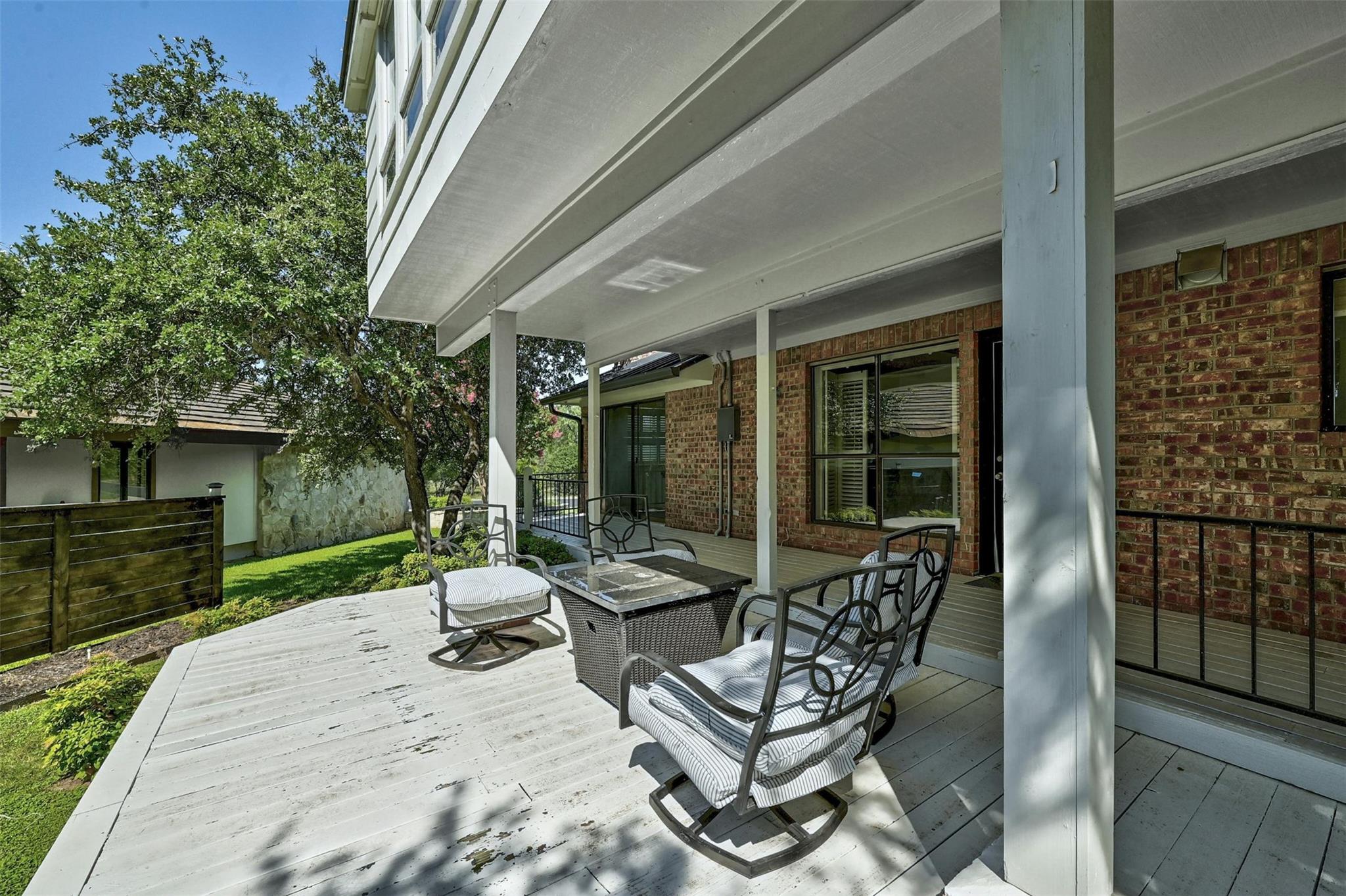 608 Sombrero Dr, Horseshoe Bay, TX 78657