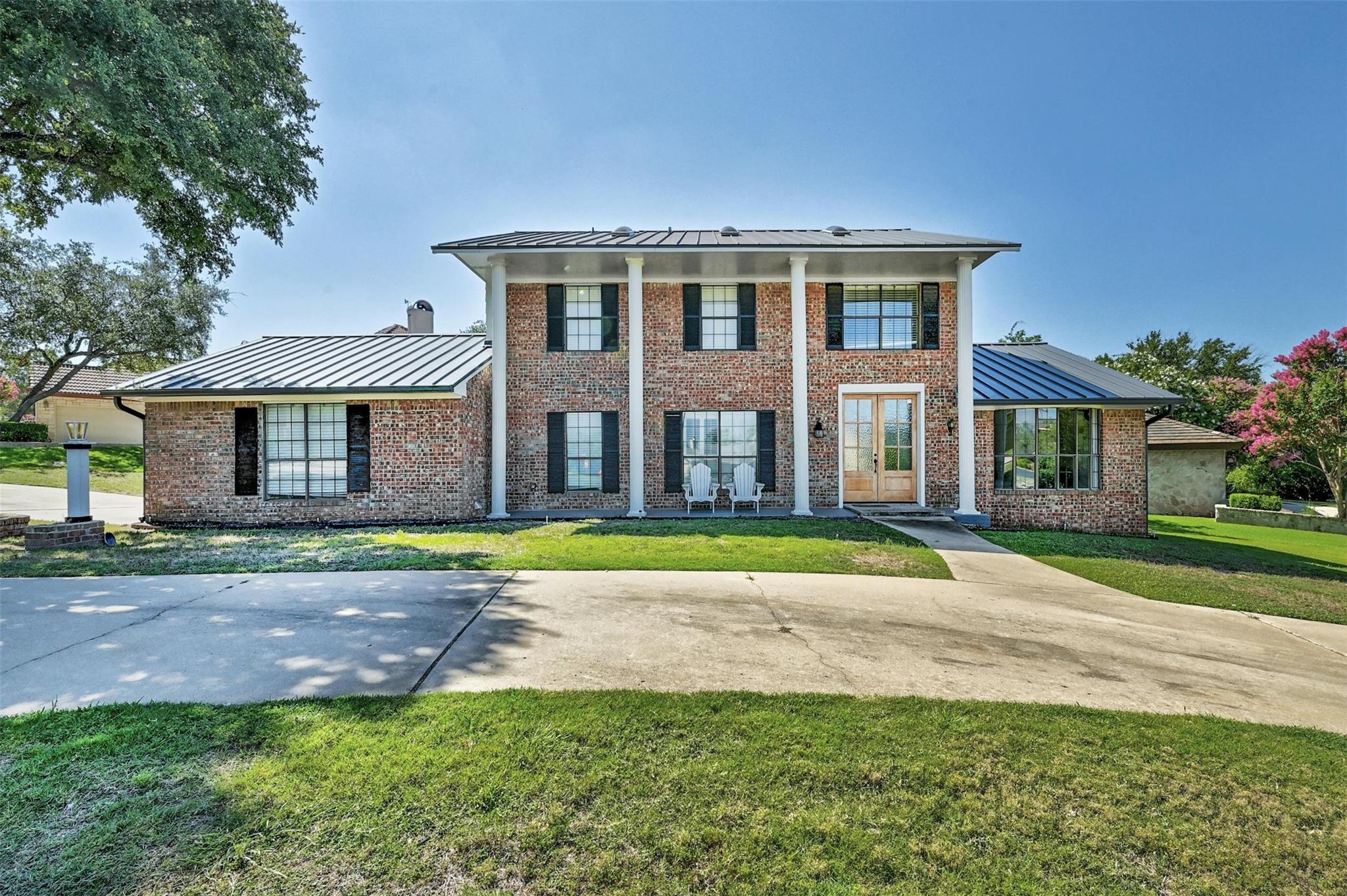 608 Sombrero Dr, Horseshoe Bay, TX 78657